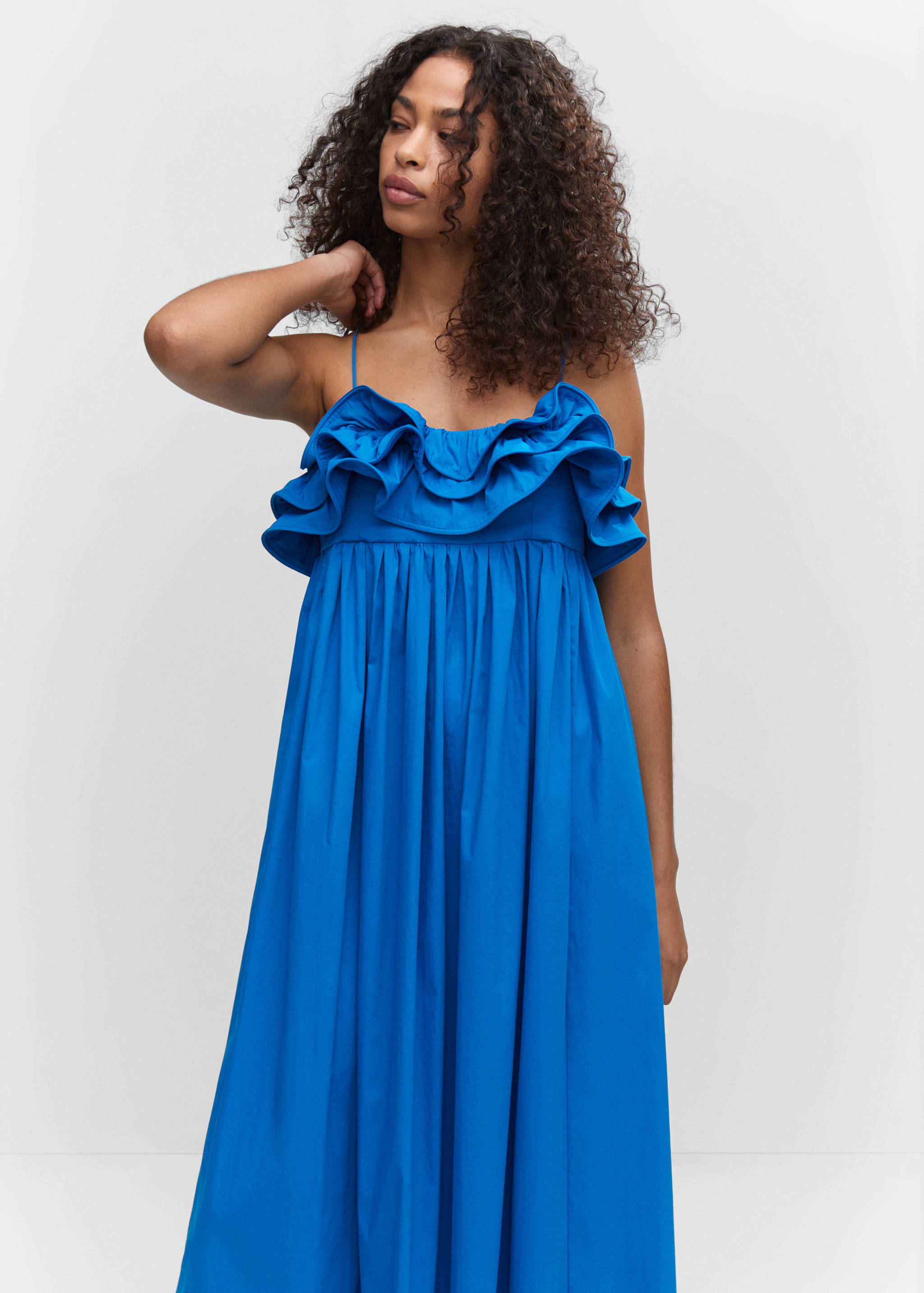 Long dress with ruffles - Medium plane