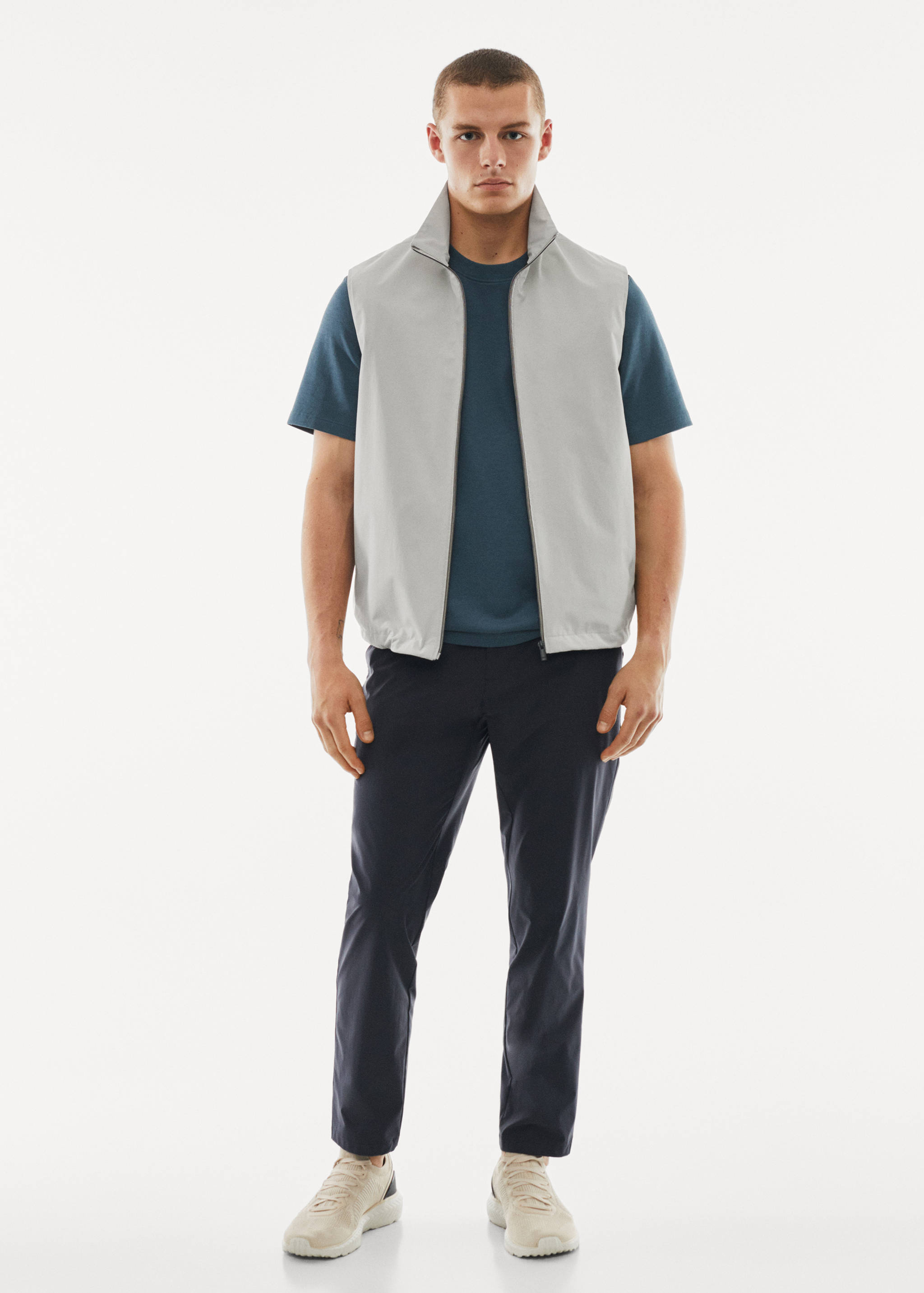 Water-repellent technical vest - General plane