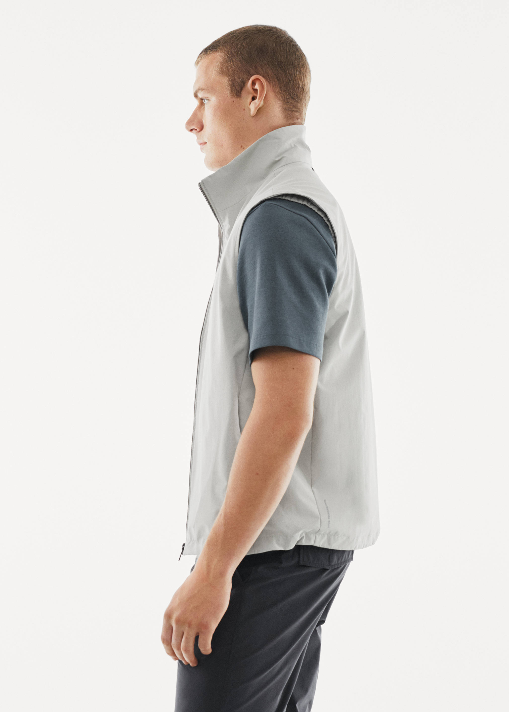 Water-repellent technical vest - Details of the article 2