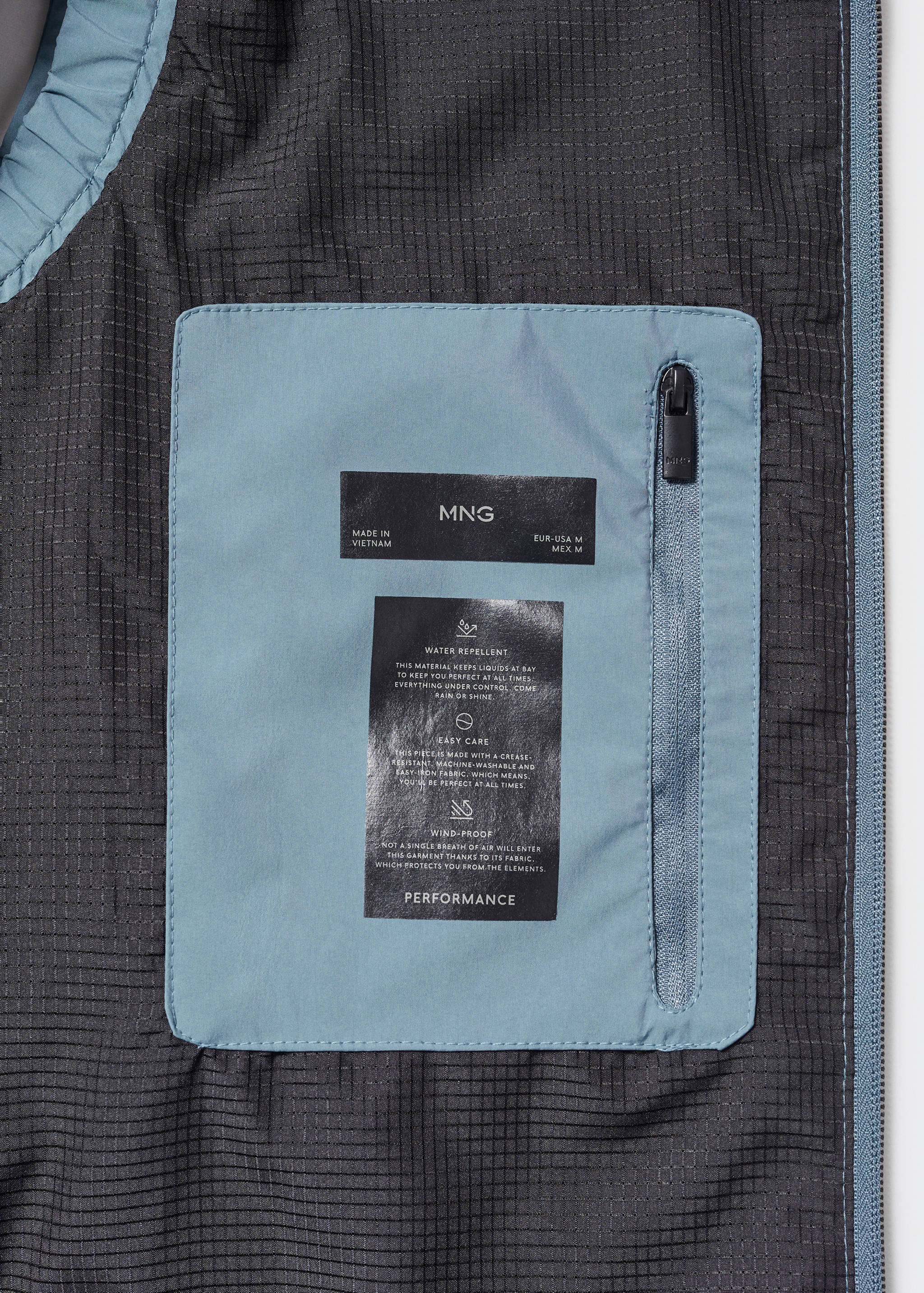 Water-repellent technical vest - Details of the article 8