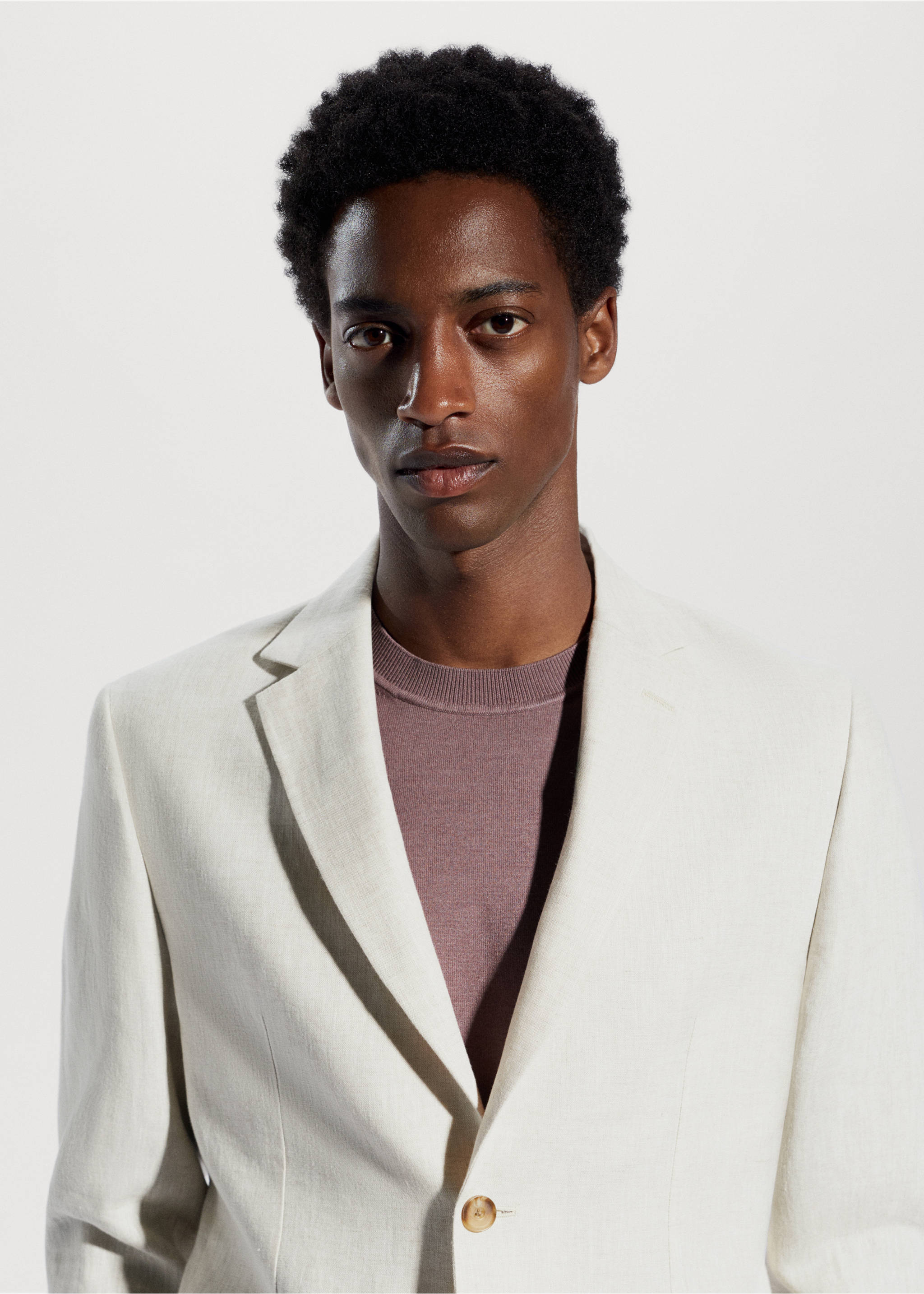 100% linen slim fit blazer - Details of the article 1, Sand. Ref: 57030551-00.