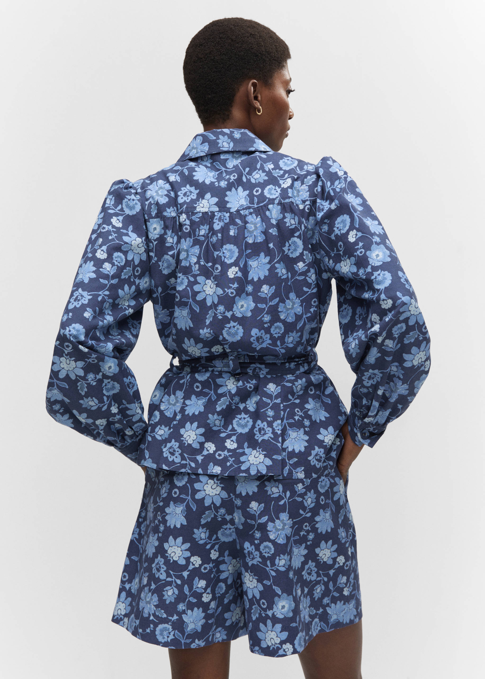 Floral overshirt with belt - Reverse of the article