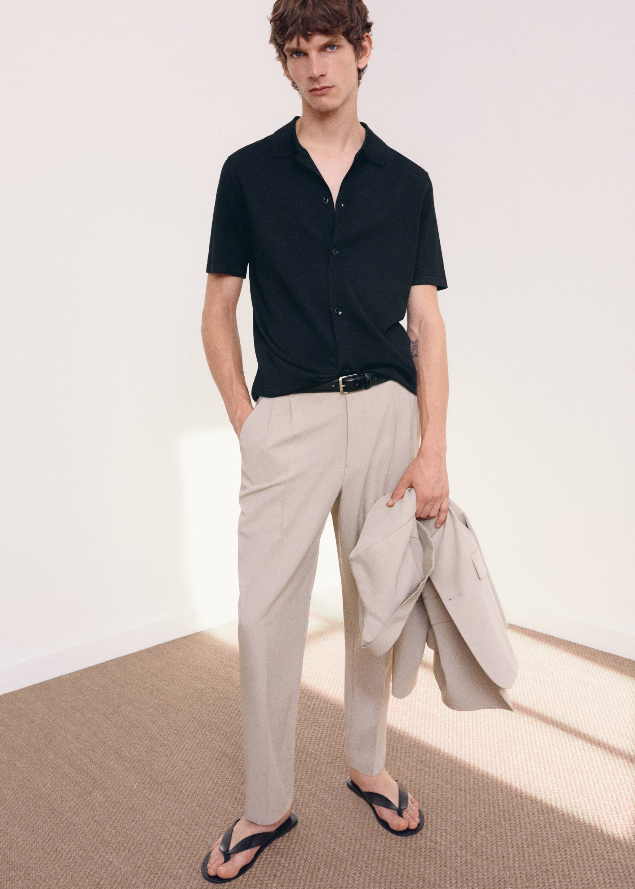 Regular-fit suit trousers with pleats - Details of the article 5