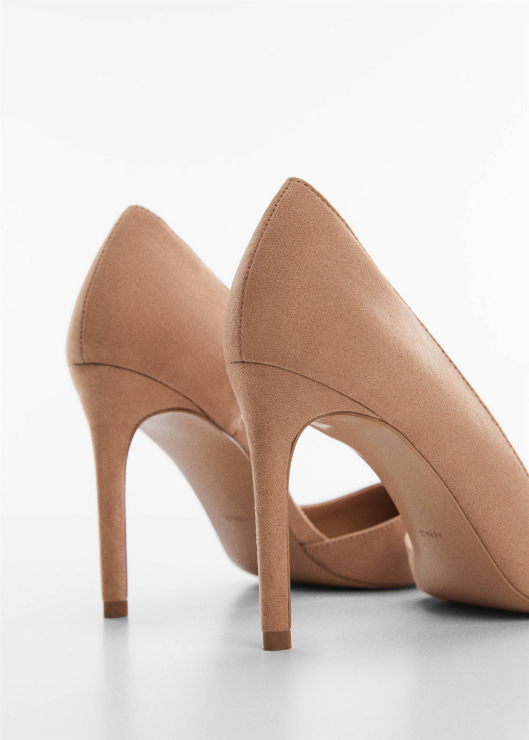 Pantofi cu toc asimetric - Detaliu al articolului 1
