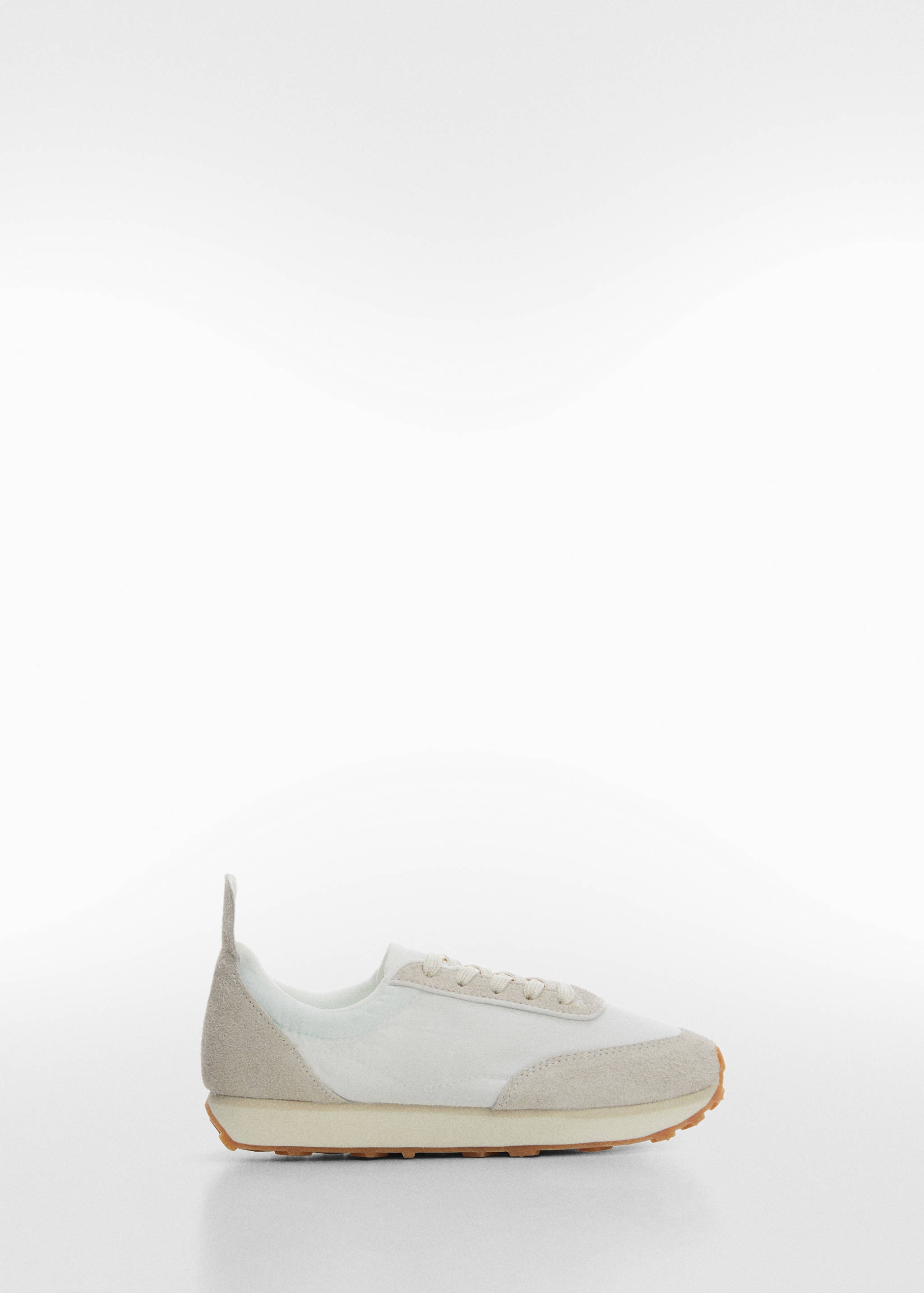 Sneaker mit Kontrasteinsätzen - Artikel ohne Model