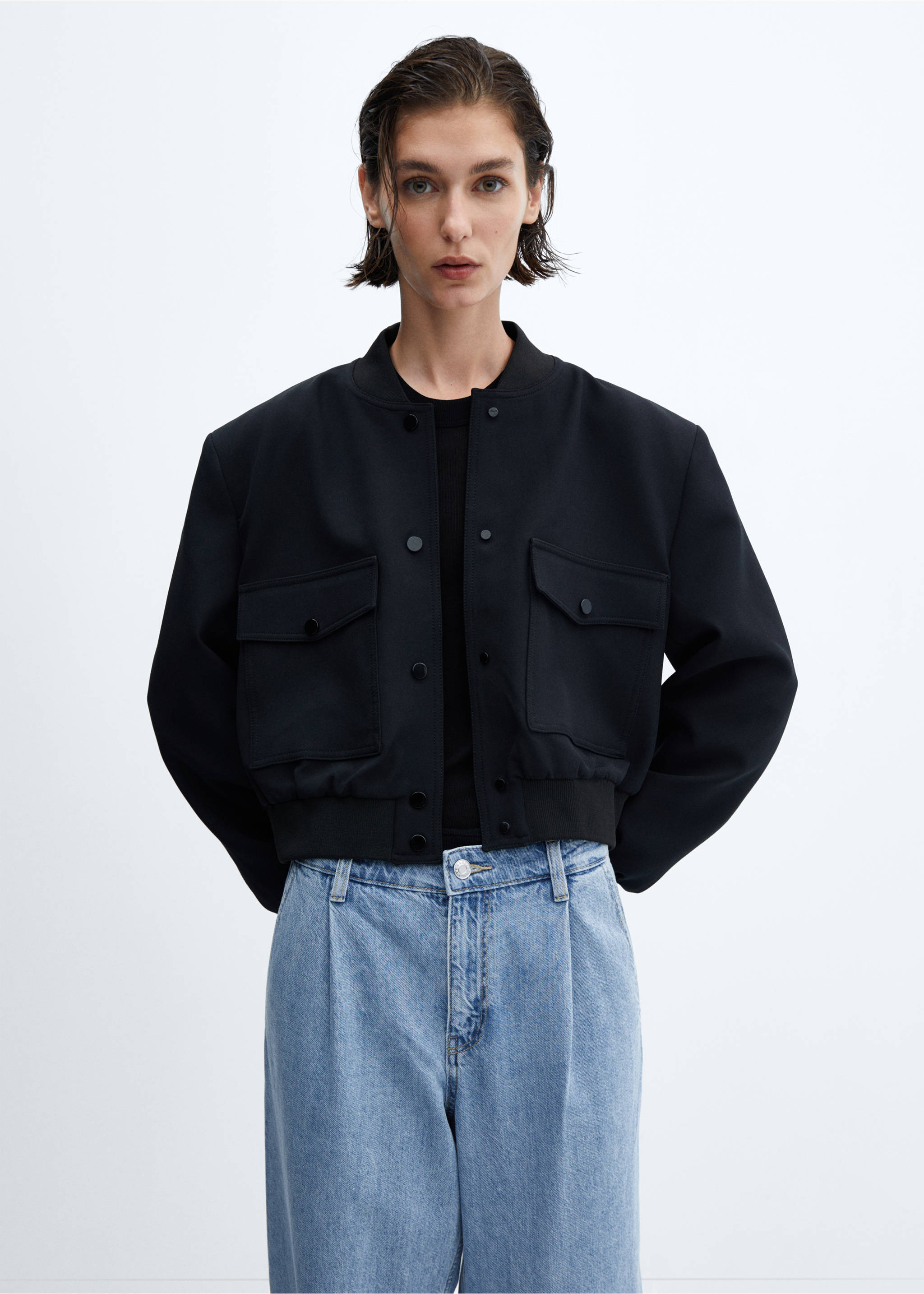 Straight pleated jeans - Details of the article 1, Medium Blue. Ref: 57032894-00.