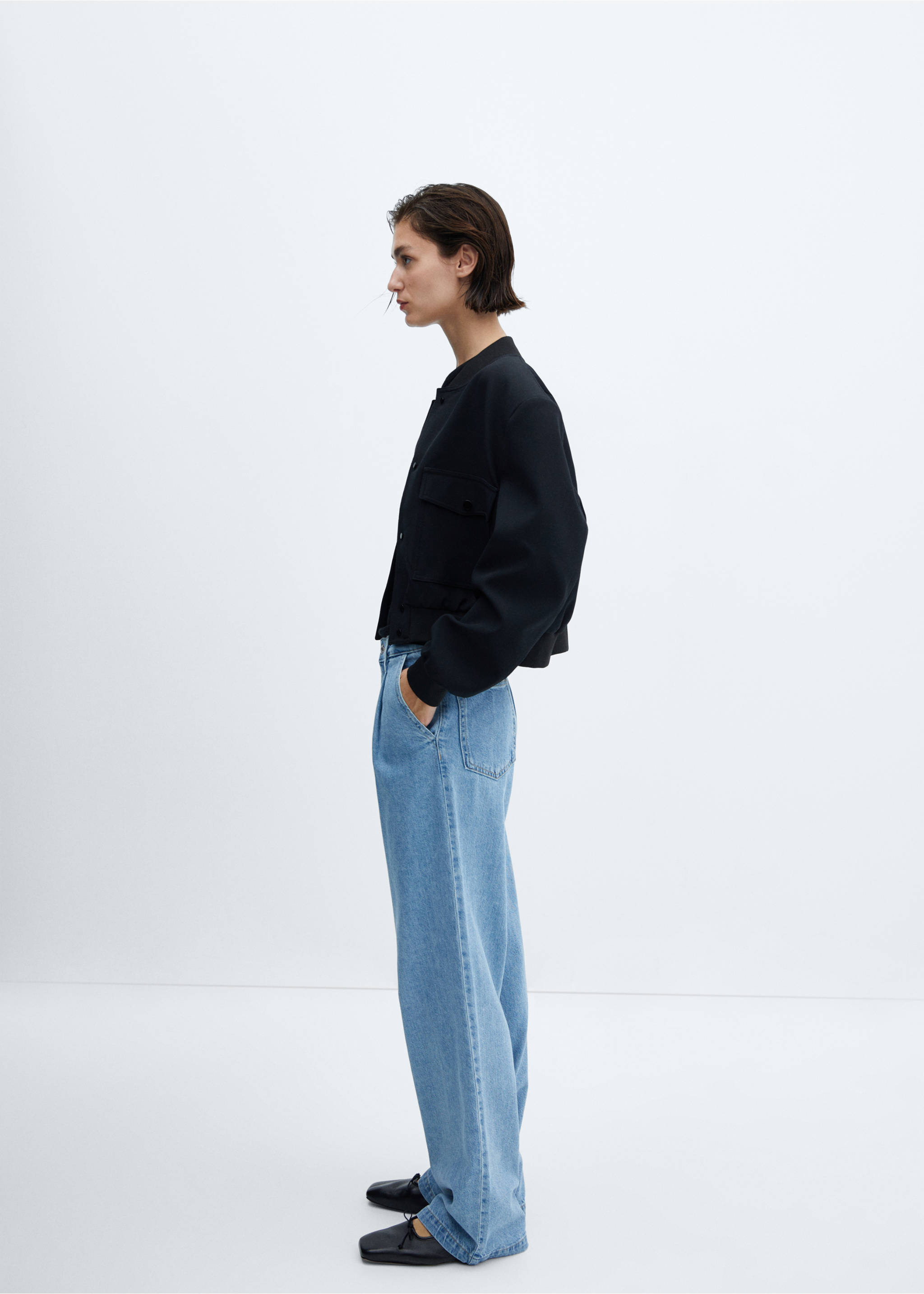 Straight pleated jeans - Details of the article 2, Medium Blue. Ref: 57032894-00.