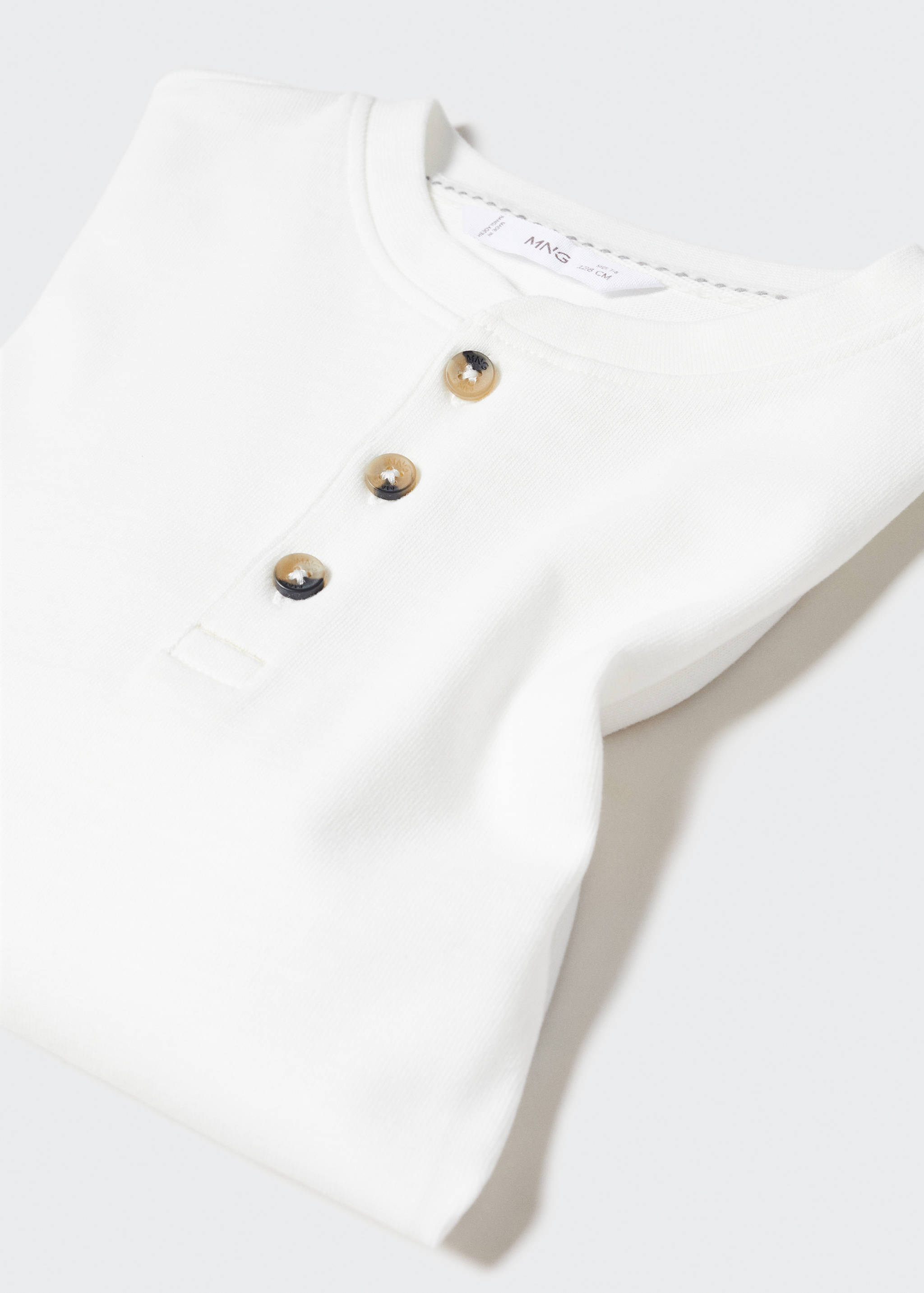 Buttoned long sleeve t-shirt - Details of the article 8