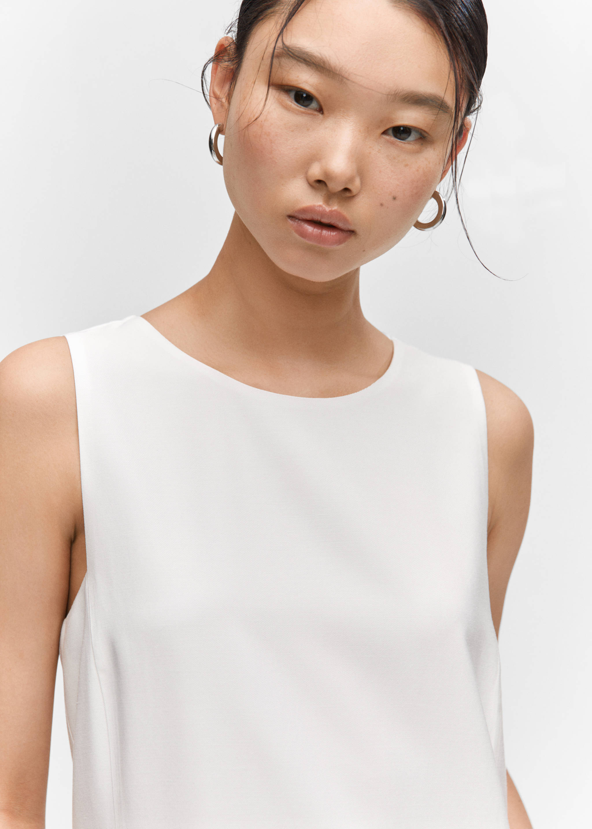 Short sleeveless dress - Details of the article 1