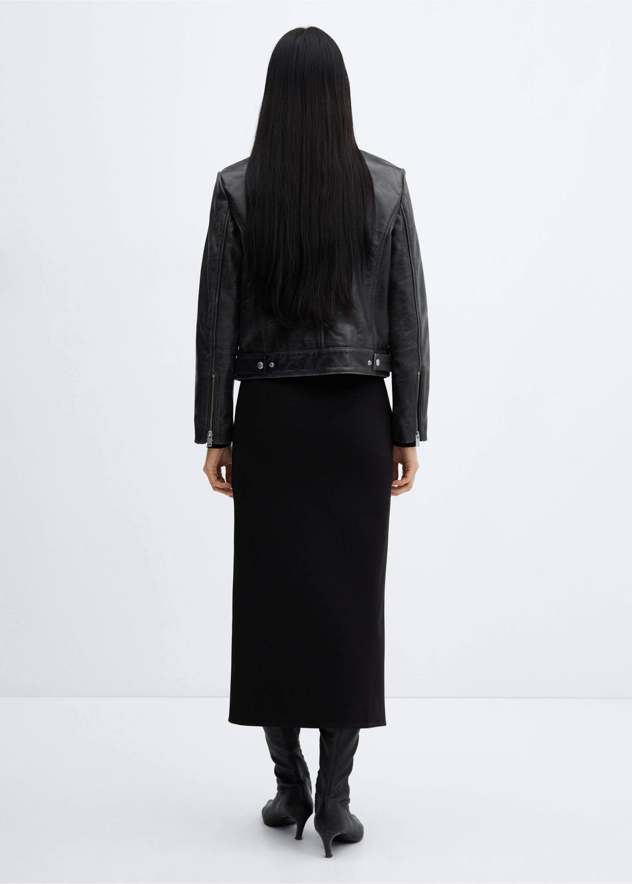 Midi-skirt with front slit - Reverse of the article, Black. Ref: 57033807-00.
