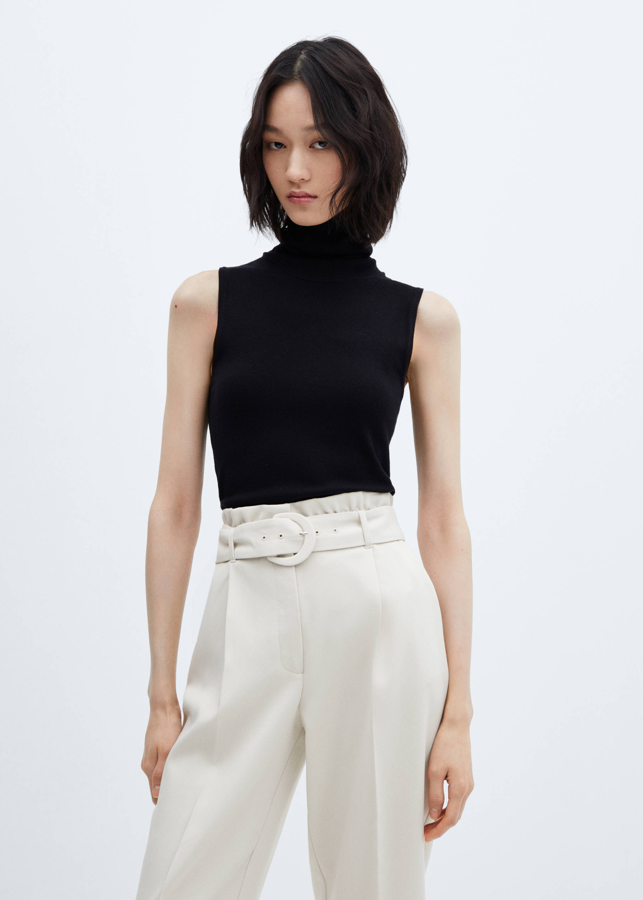 Paperbag trousers with belt - Details of the article 1