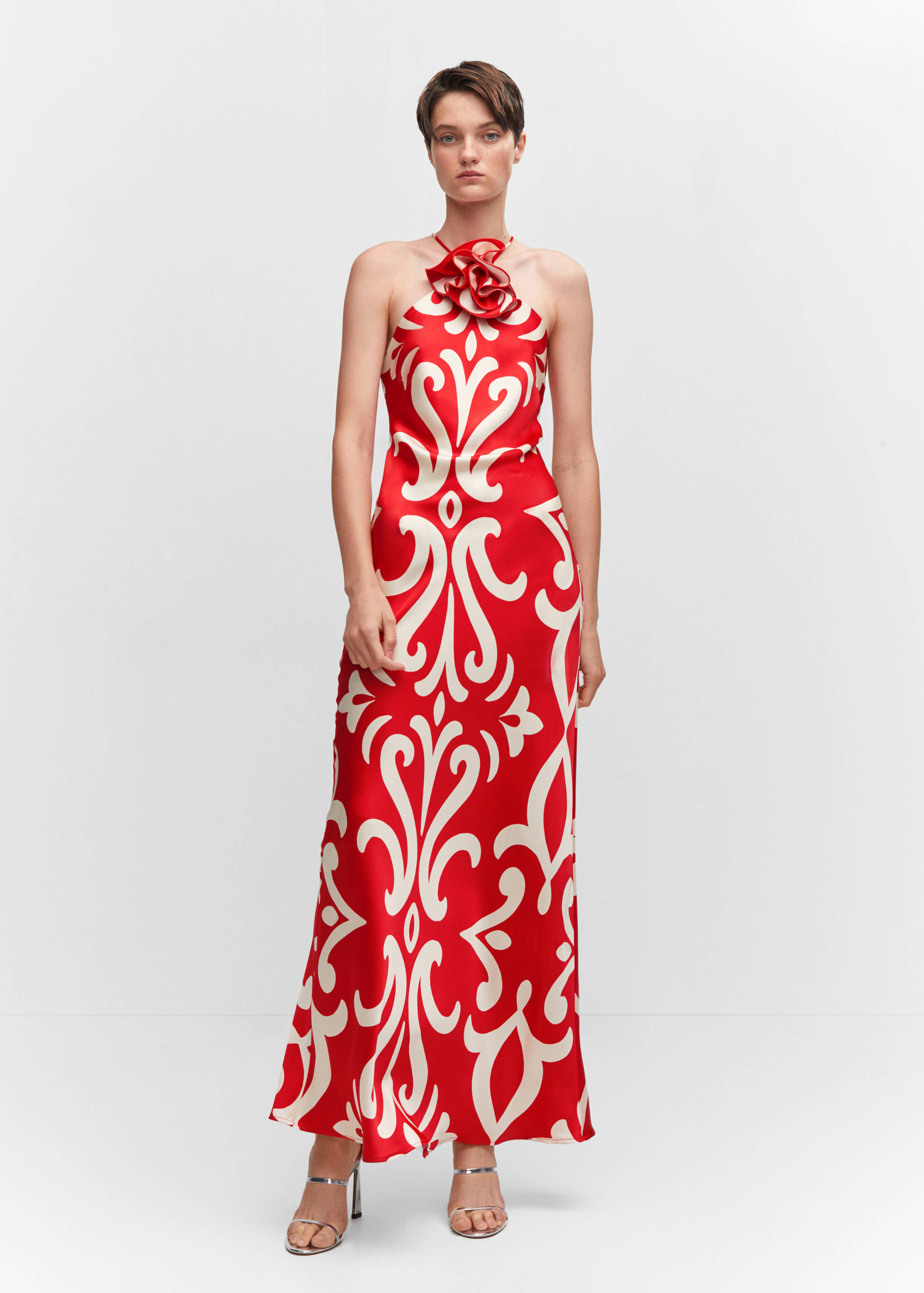Vestido halter detalle flor - Plano general