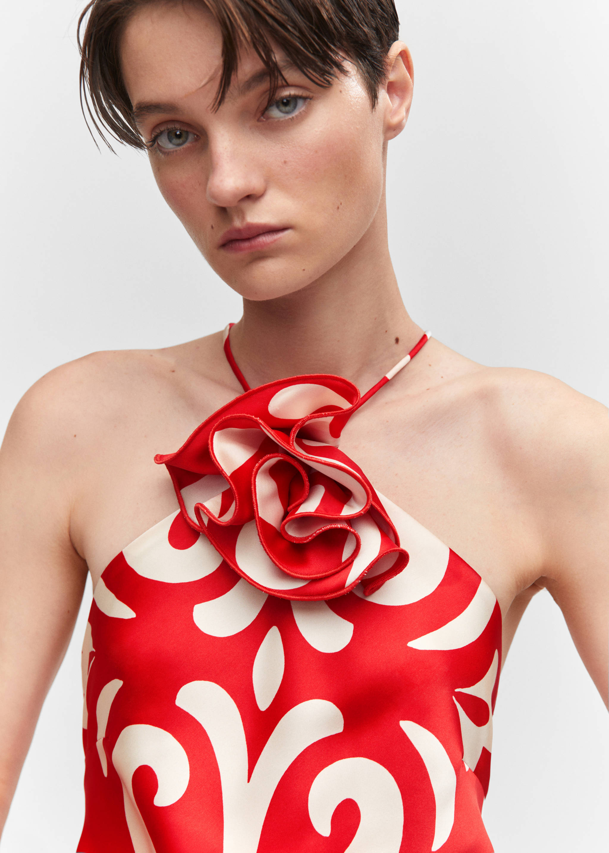 Vestido halter detalle flor - Detalle del artículo 1