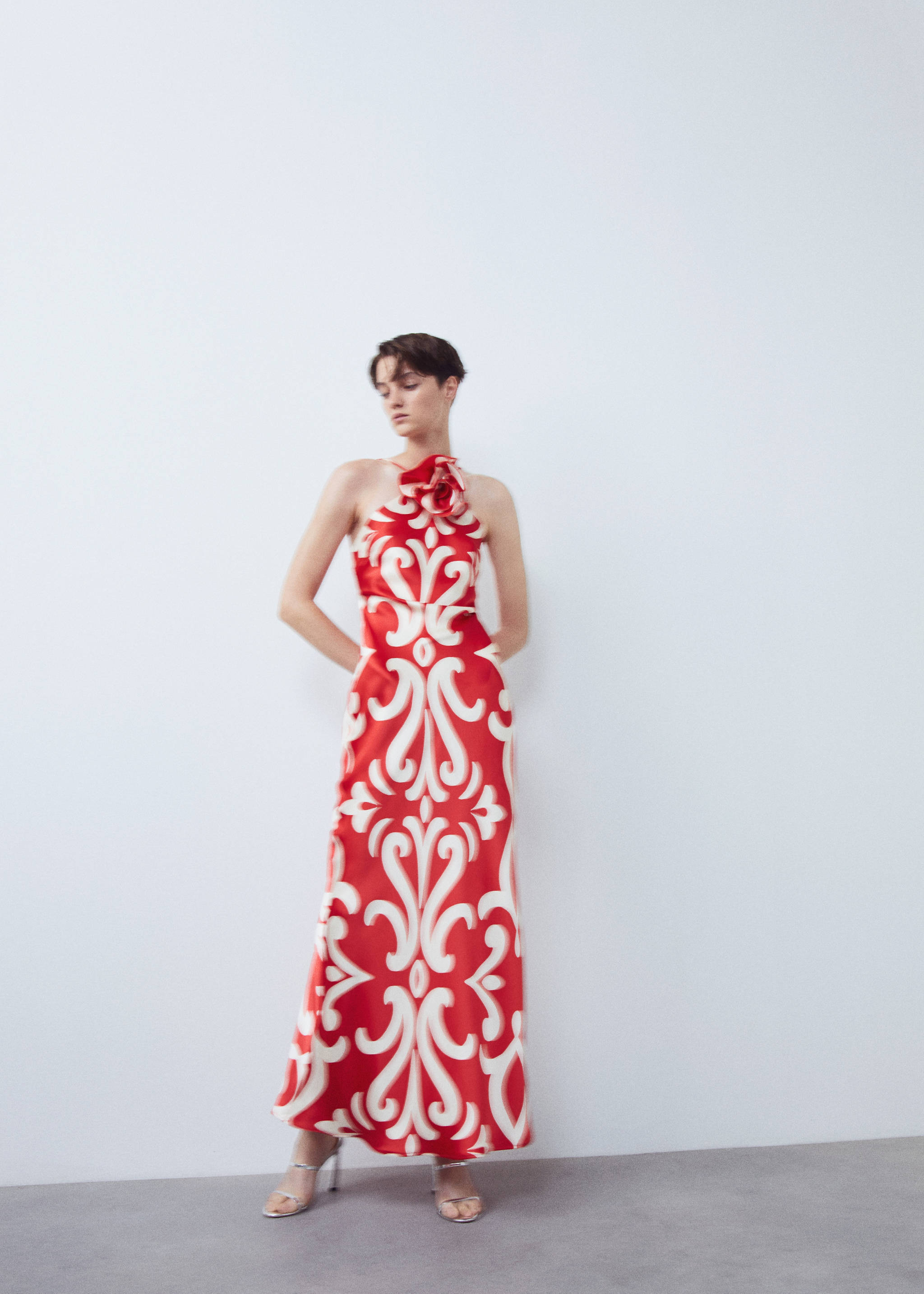 Vestido halter detalle flor - Detalle del artículo 3