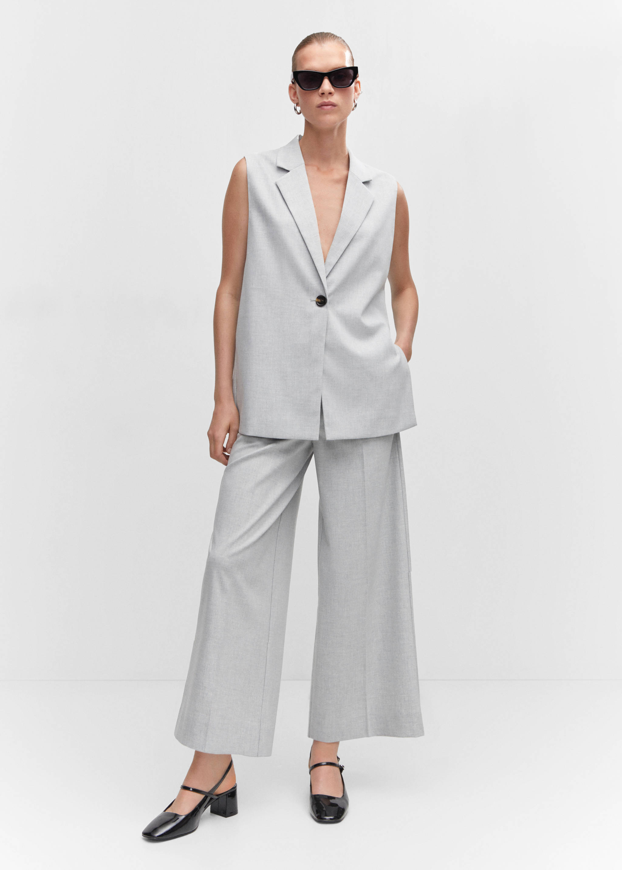 Pleated culottes trousers - General plane