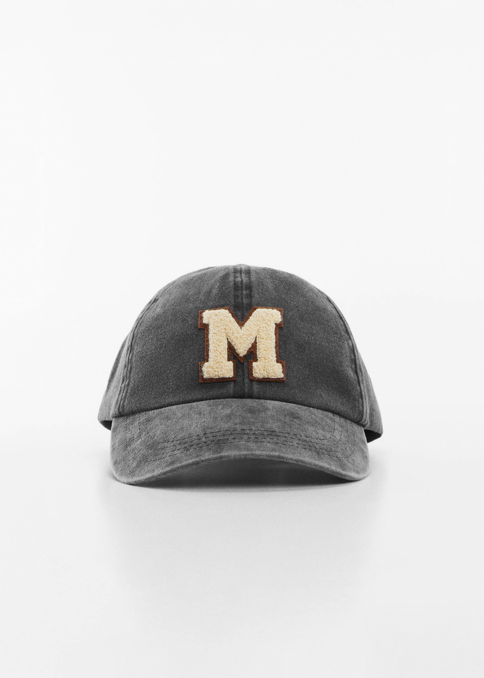 Cap with sheepskin detail - Details of the article 1