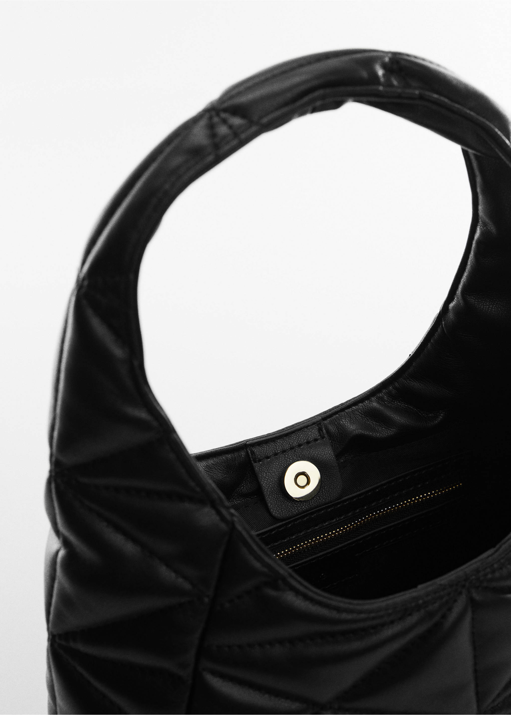 Quilted shoulder bag - Details of the article 2, Black. Ref: 57034423-00.