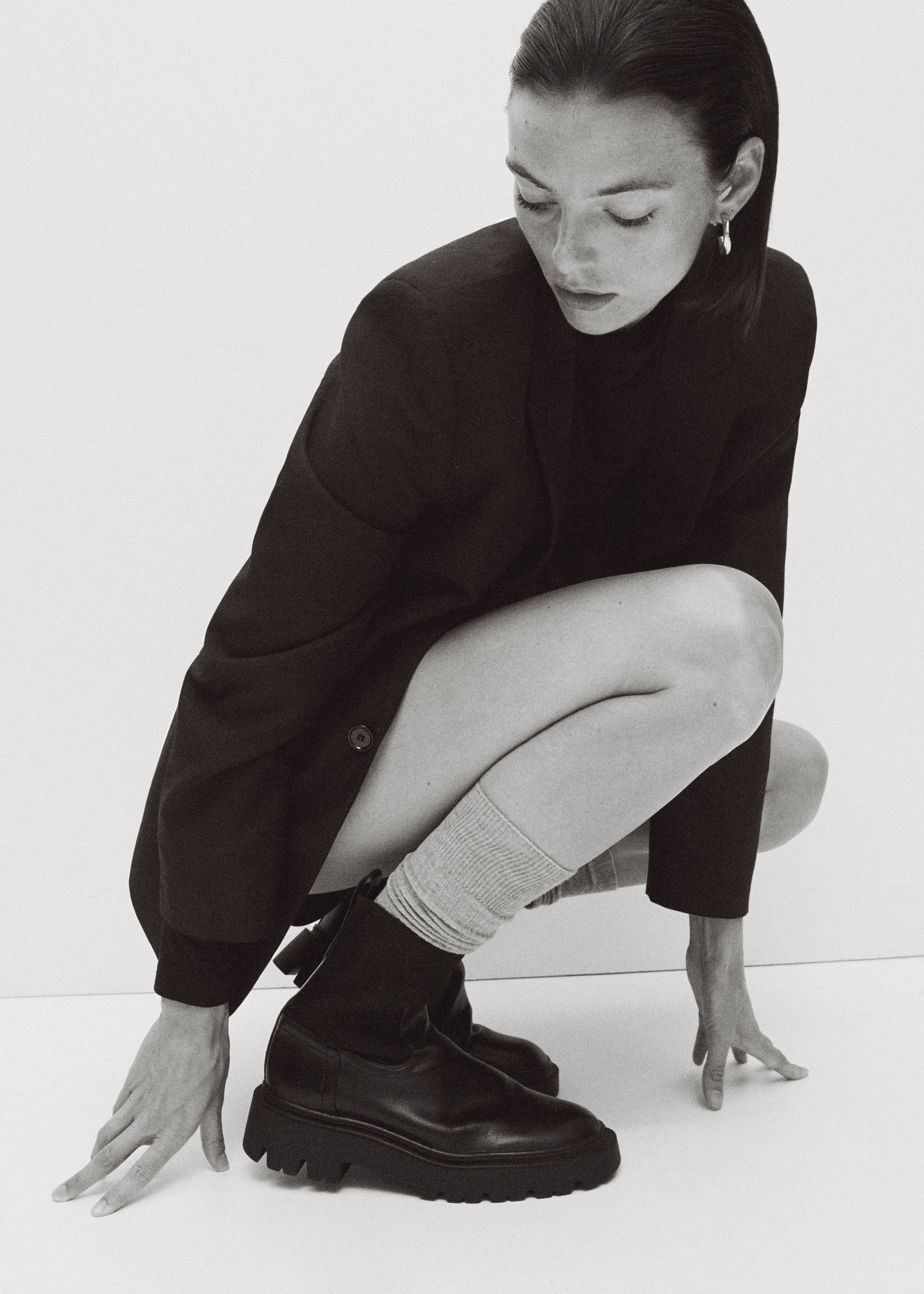 Platform track-sole ankle boots - Details of the article 9, Black. Ref: 57034428-00.