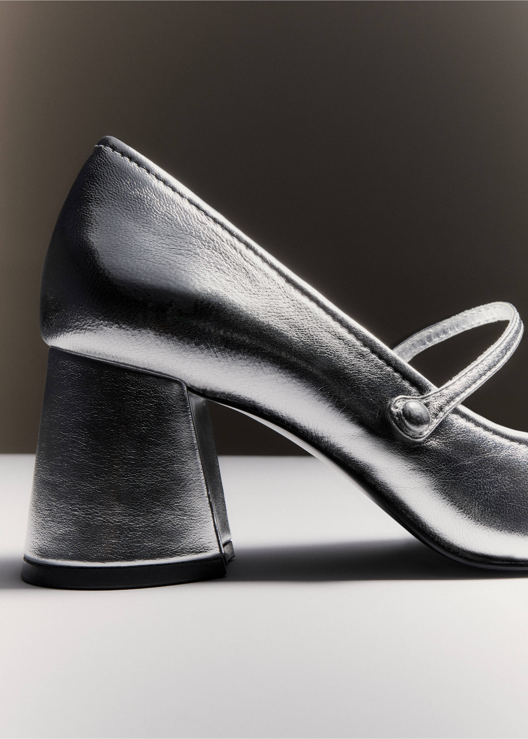Metallic leather shoes - Details of the article 7, Silver. Ref: 57034776-00.