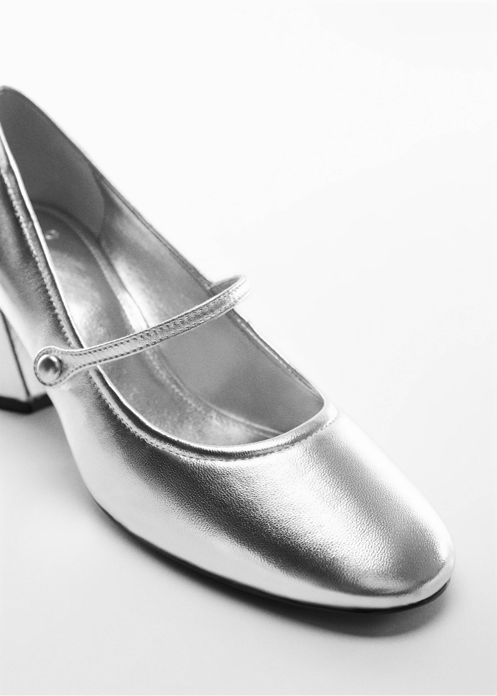Metallic leather shoes - Details of the article 1, Silver. Ref: 57034776-00.