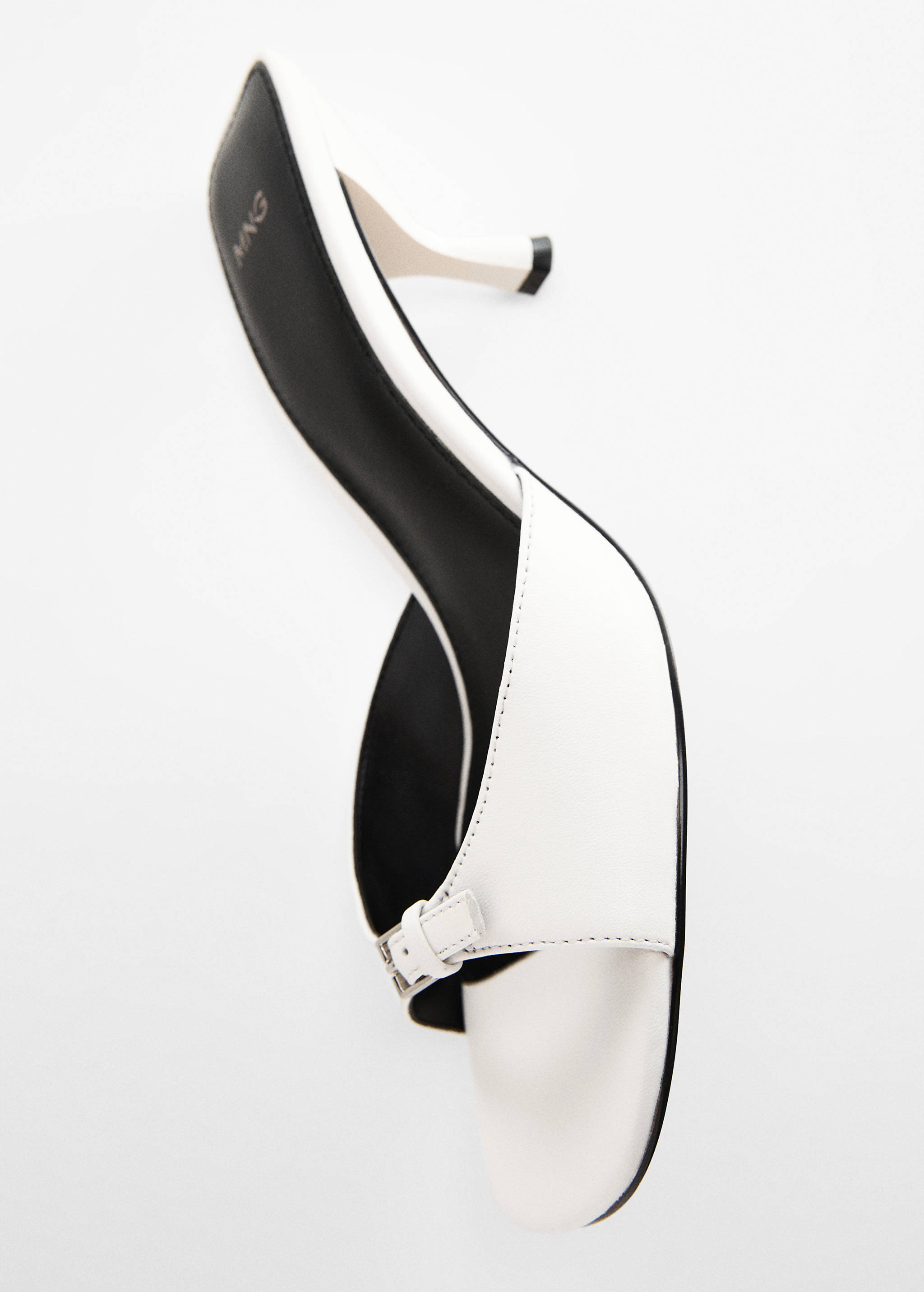 Ledersandale mit Schnalle - Detail des Artikels 5