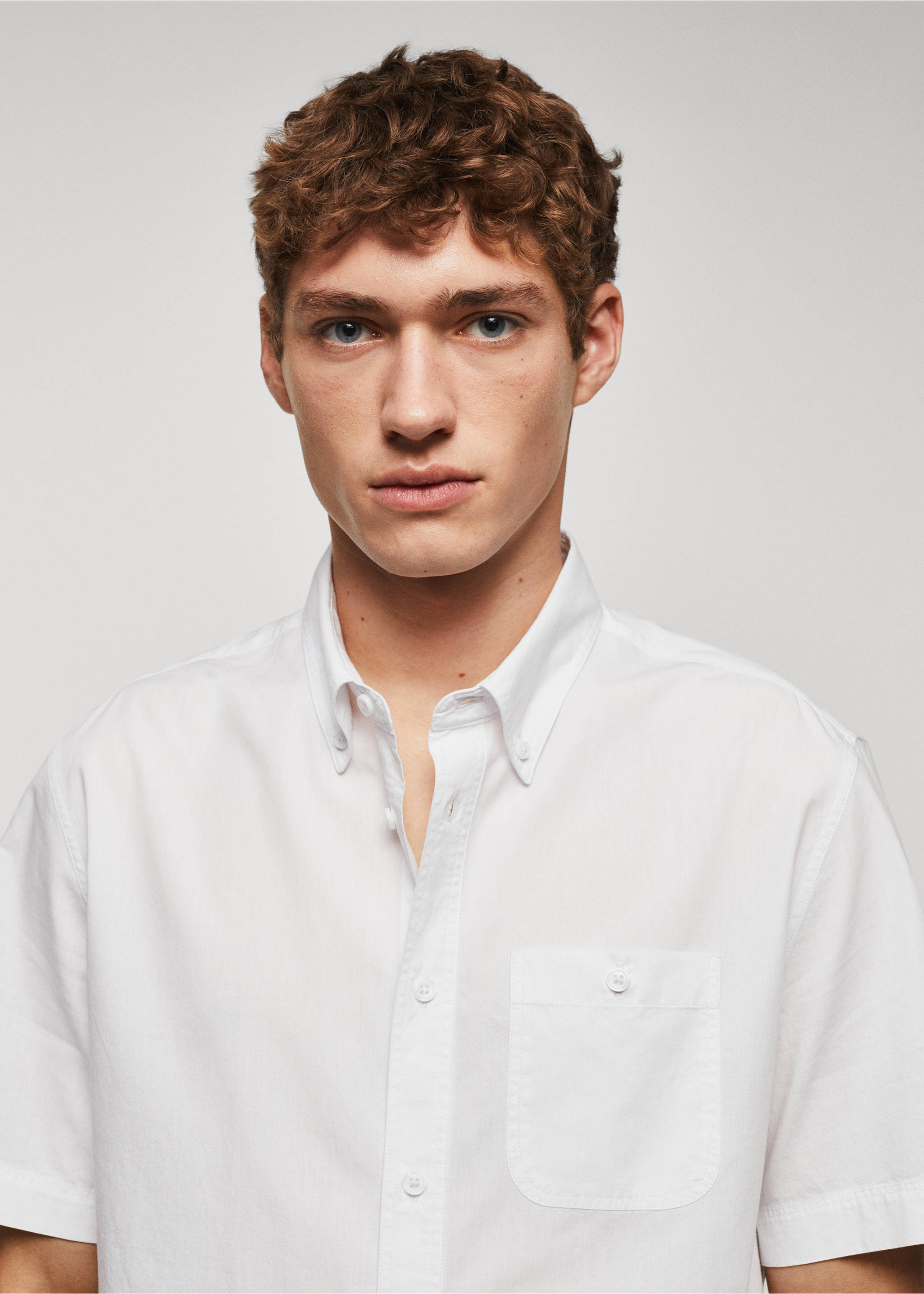 Chemise regular-fit 100 % coton - Détail de l'article 1, Blanc. Ref: 57035788-00.