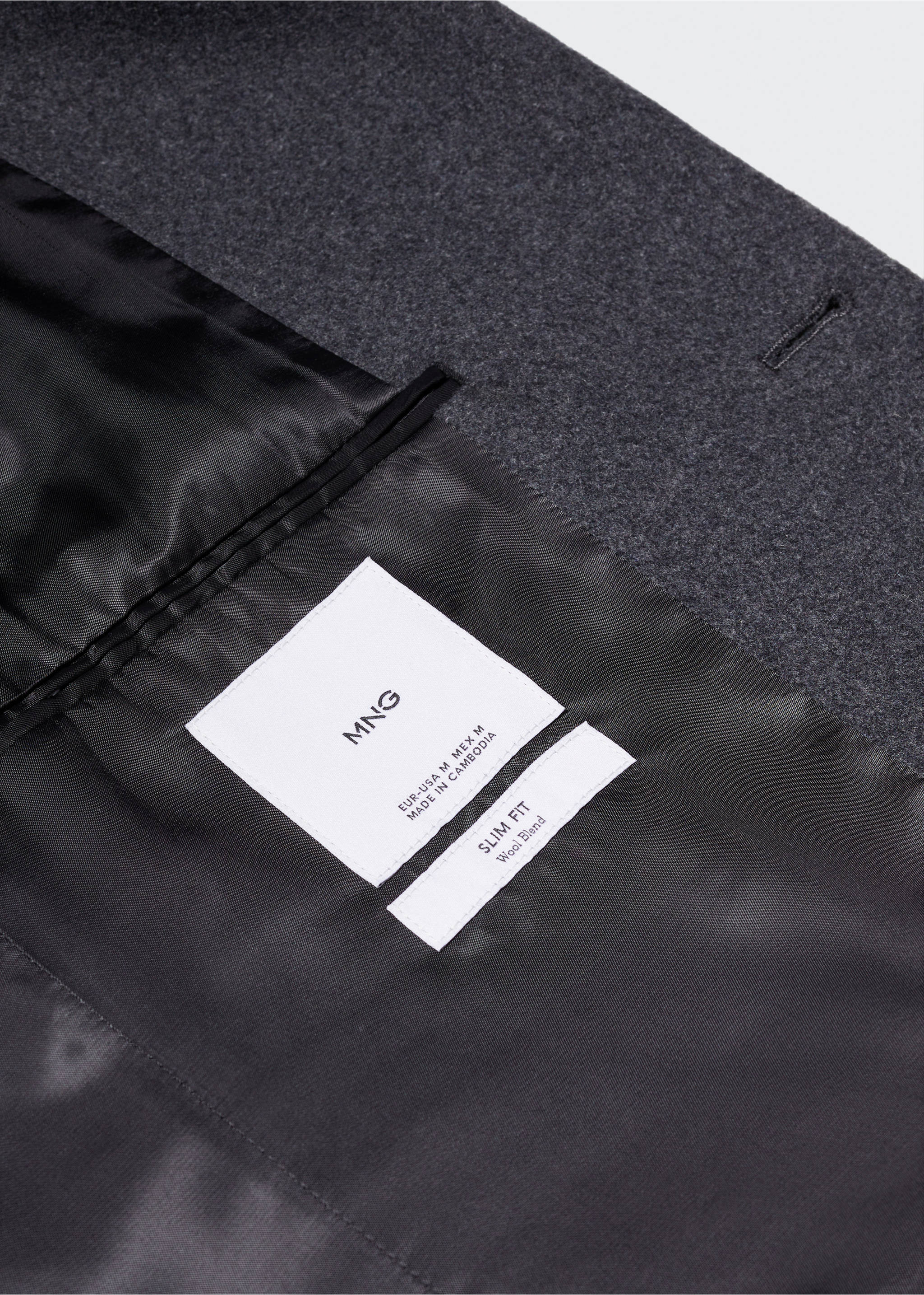 Langer Mantel aus recycelter Wolle - Detail des Artikels 8, Grau. Ref: 57035947-00.