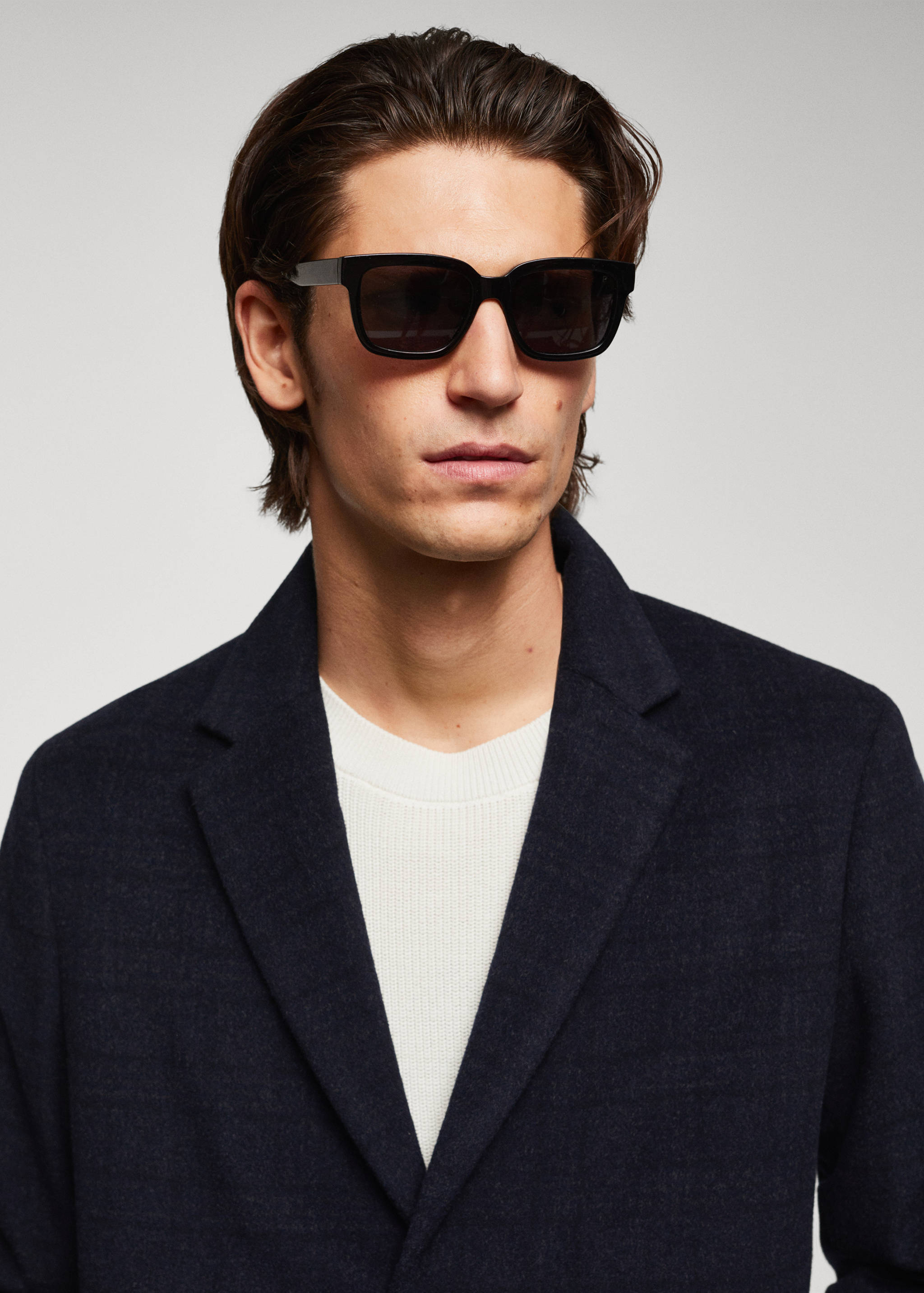 Sobretudo aos quadrados de lã reciclada - Pormenor do artigo 1