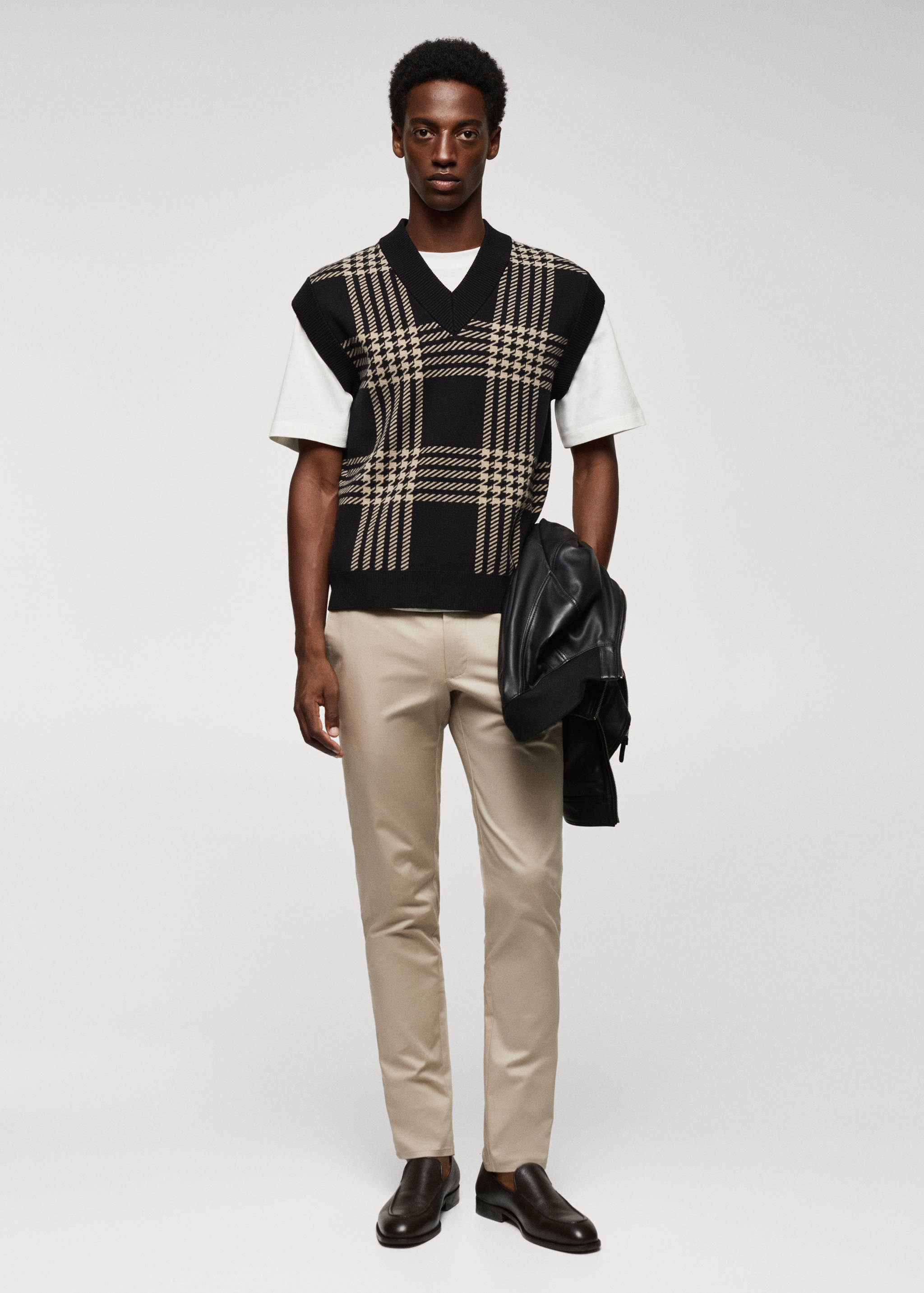 Fine-knit houndstooth-print gilet - General plane
