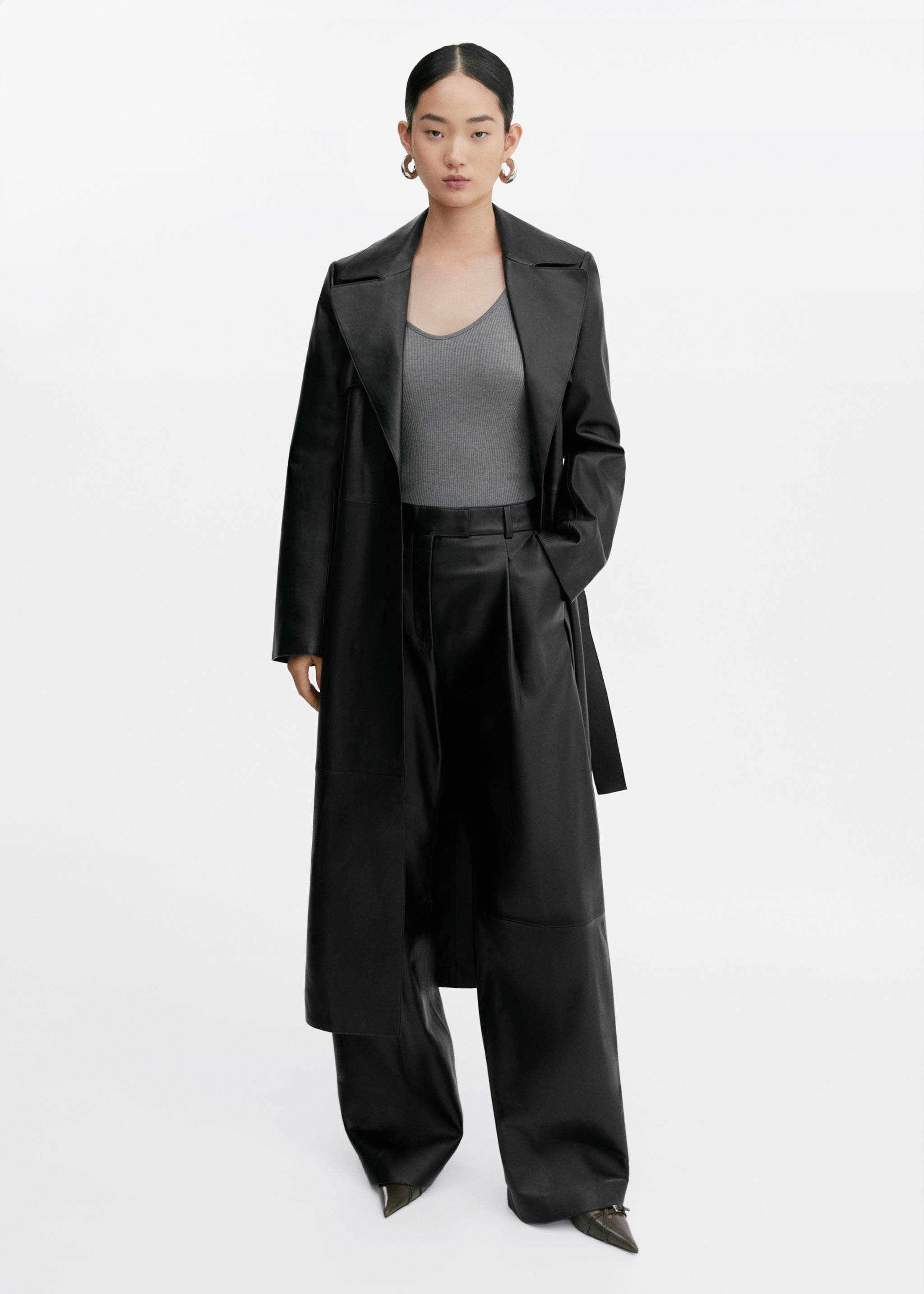 Pantalon droit cuir taille haute - Plan général