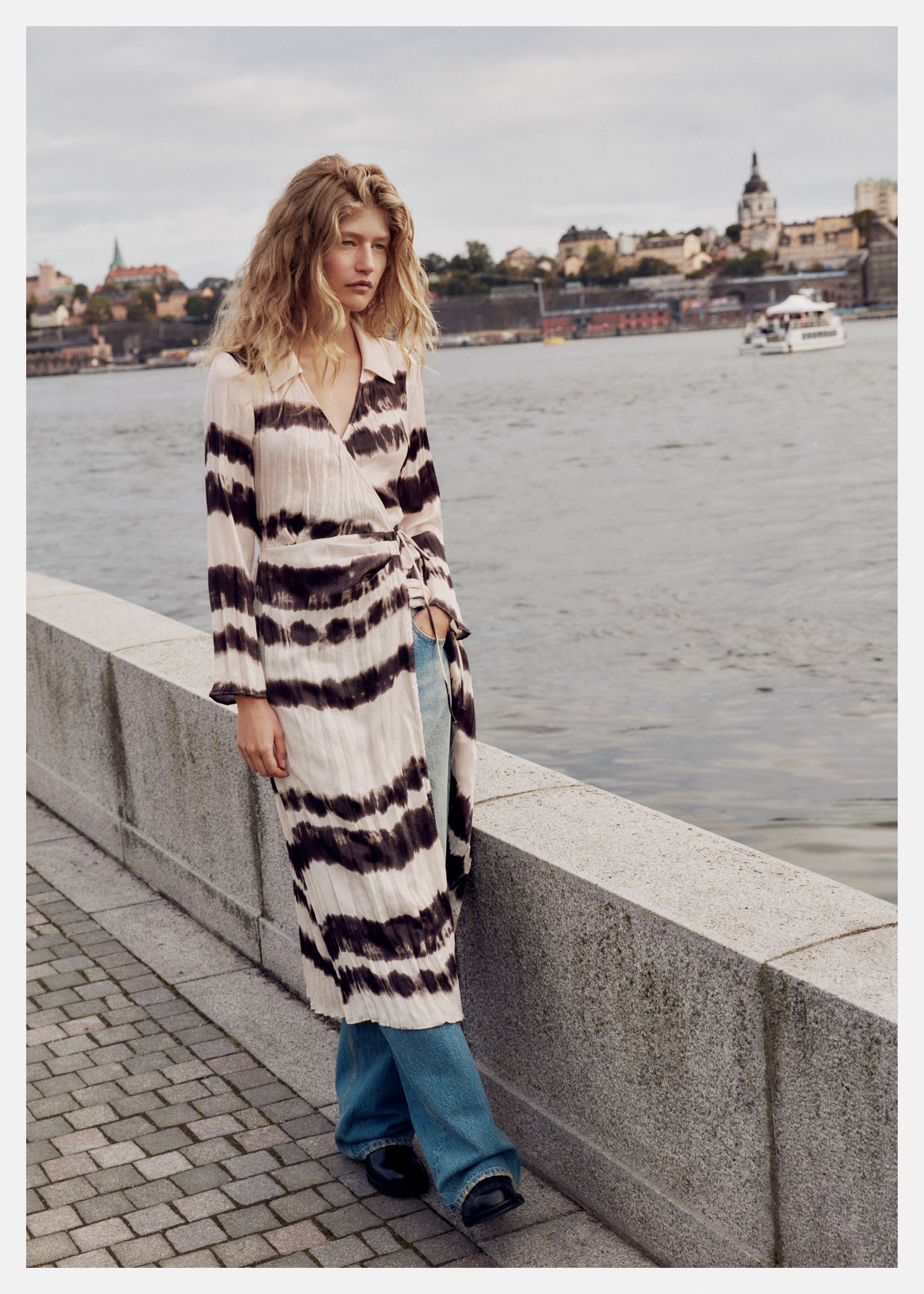 Tie-dye pleated shirt dress - Details of the article 6