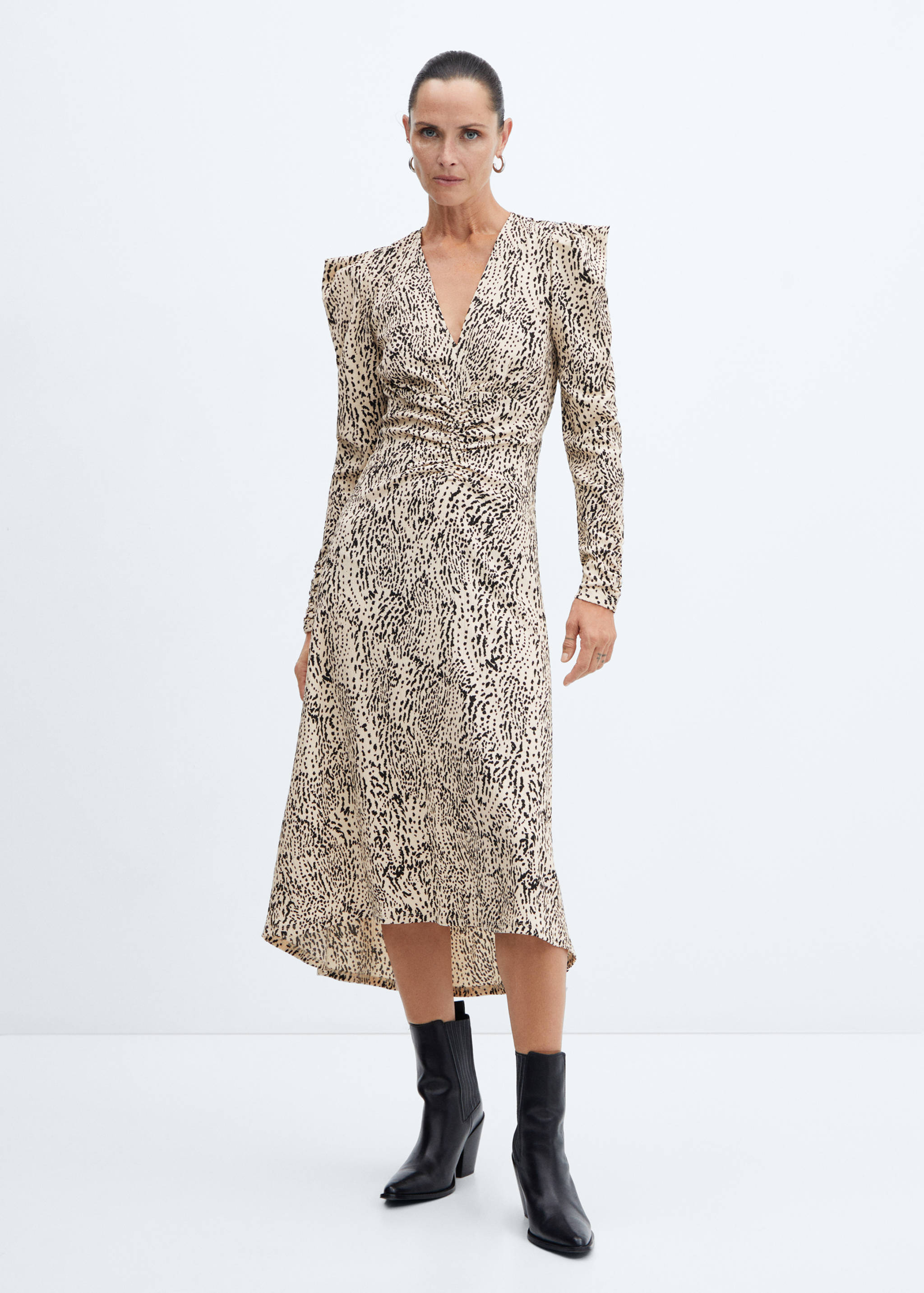 V-neck dress with gathered neckline - General plane