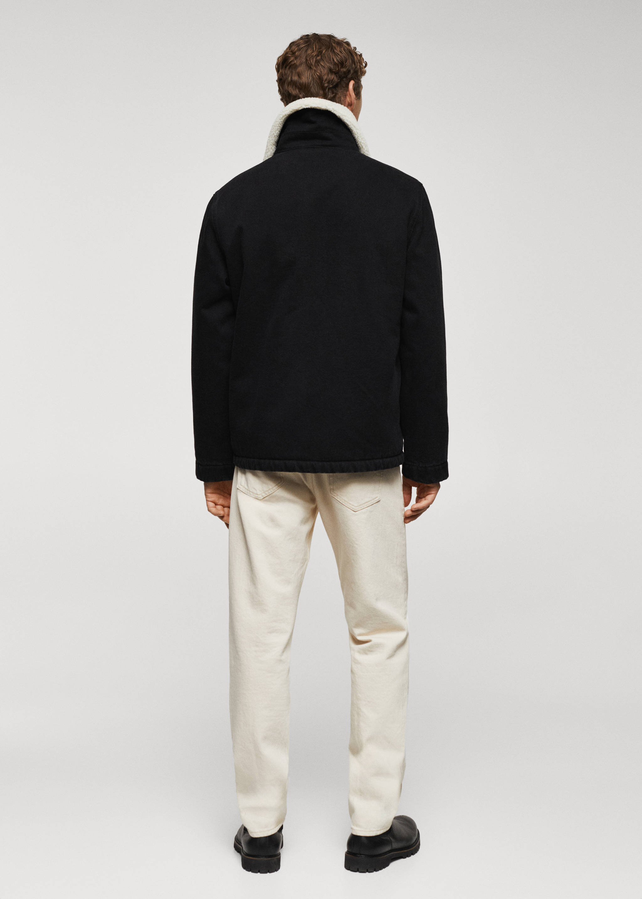 Jeansjacke mit Kunstshearling - Rückseite des Artikels