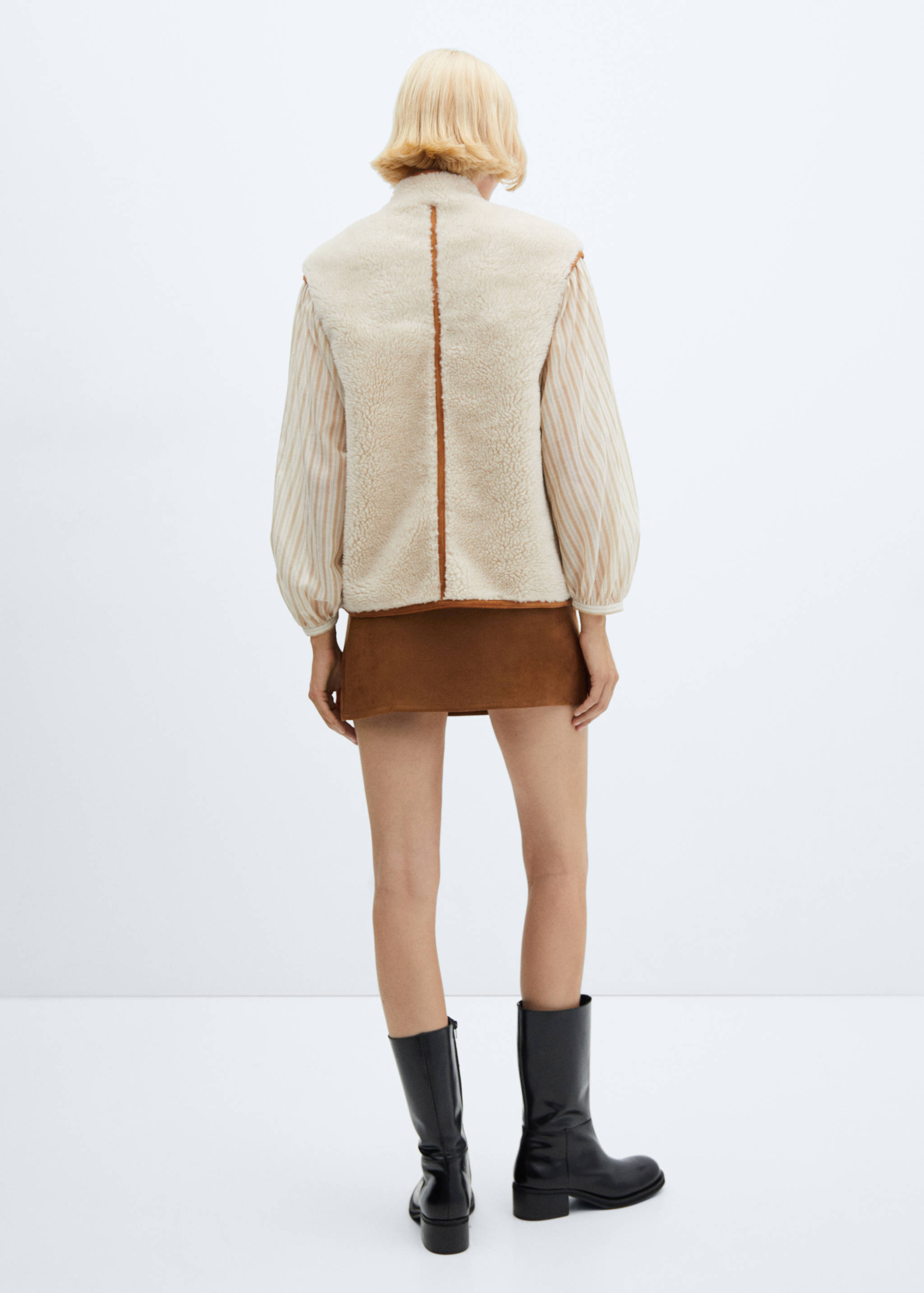 Reversible shearling gilet - Reverse of the article