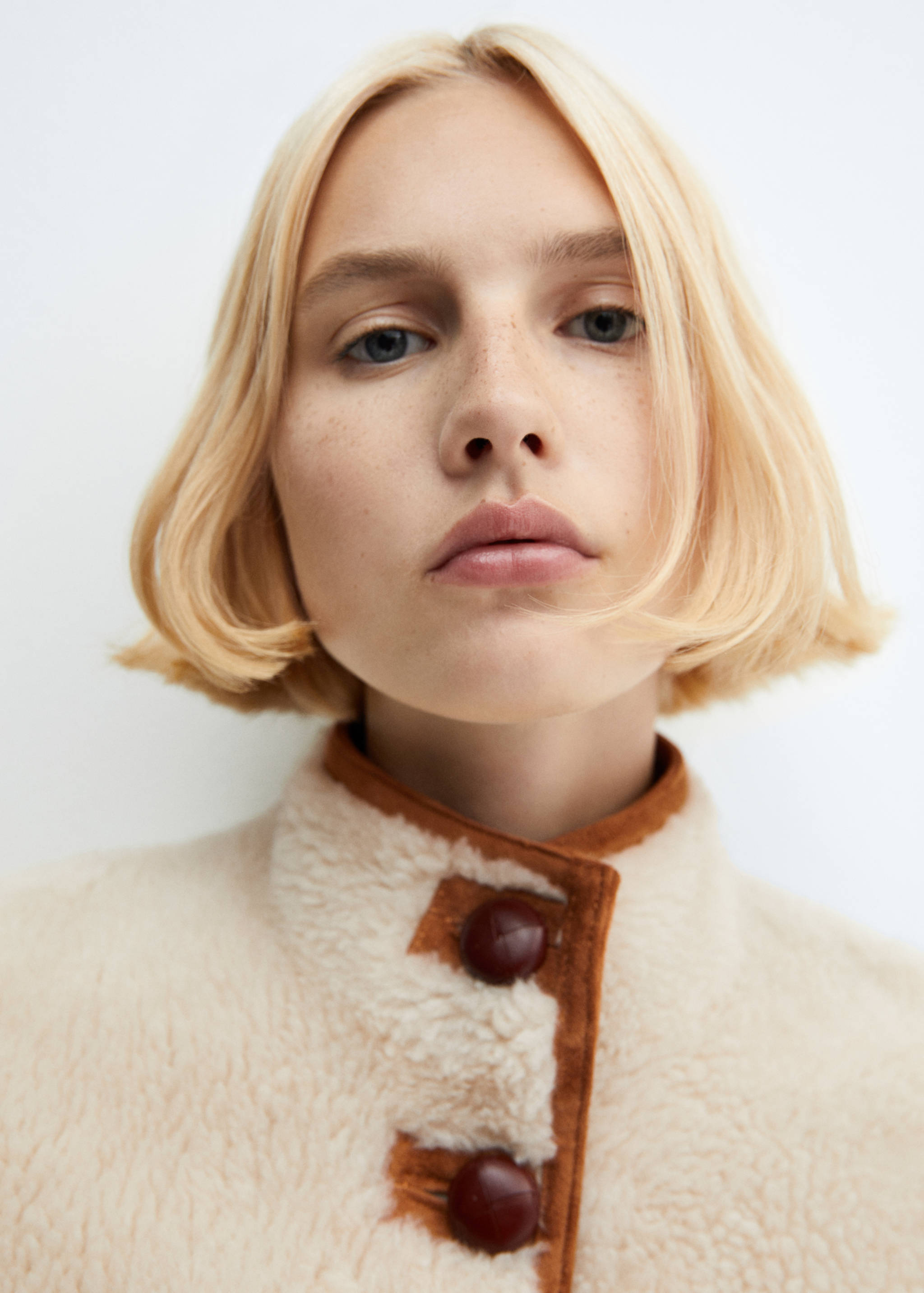 Reversible shearling gilet - Details of the article 1