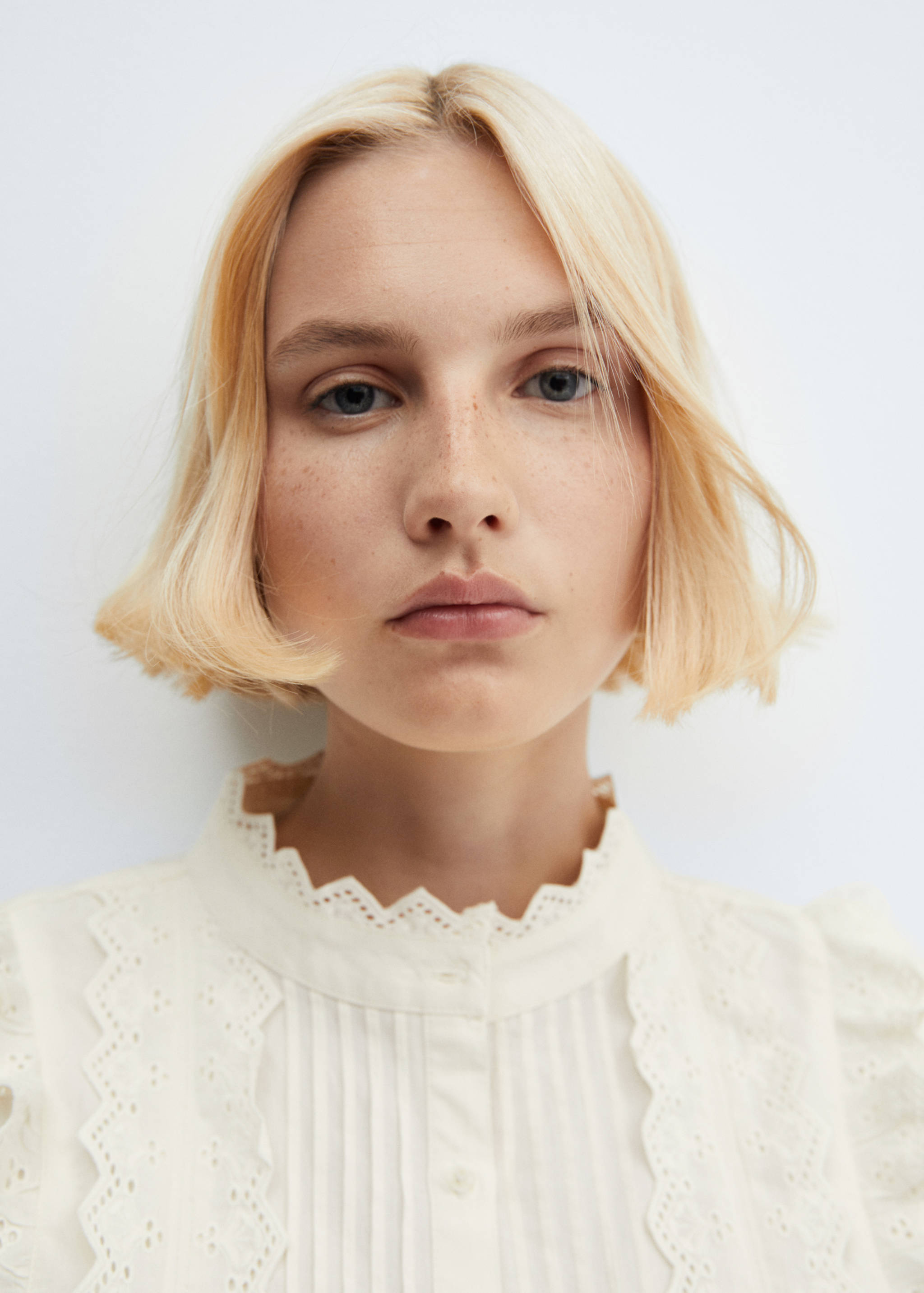 Cotton blouse with ruffle detail - Details of the article 1