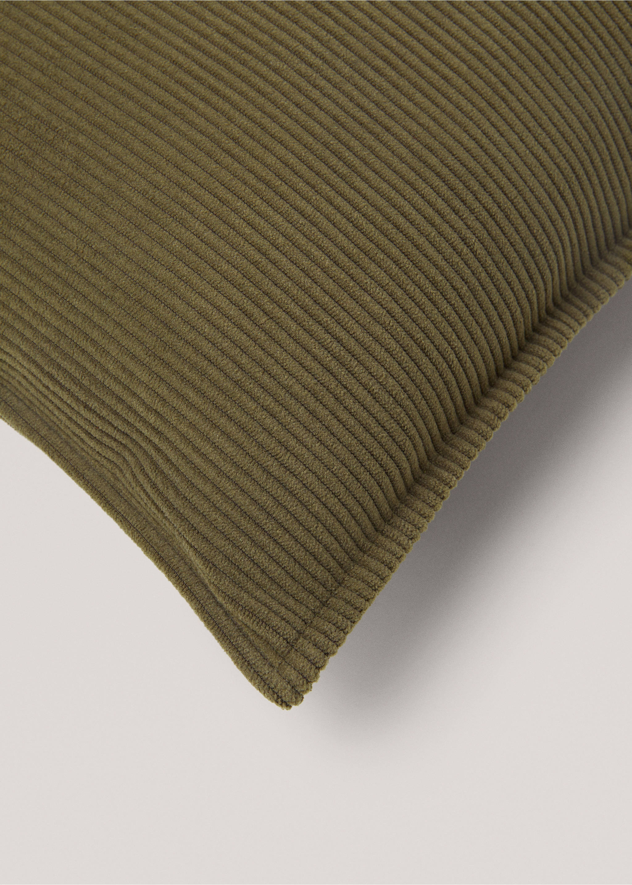 Housse de coussin velours côtelé 45x45 cm - Détail de l'article 2, Vert. Ref: 57037725-00.