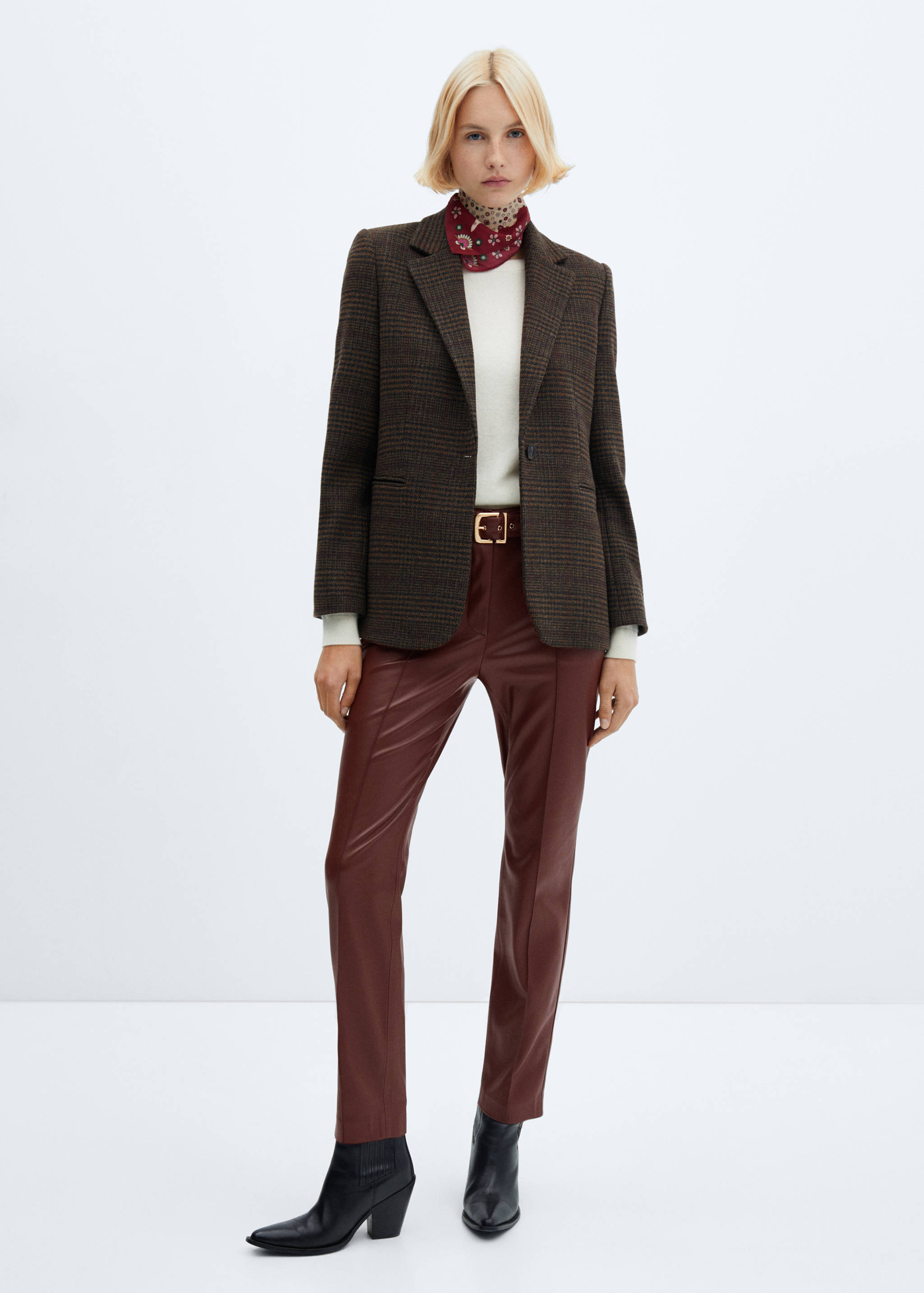 Leder-Effekt-Hose mit Gürtel - Allgemeine Ansicht