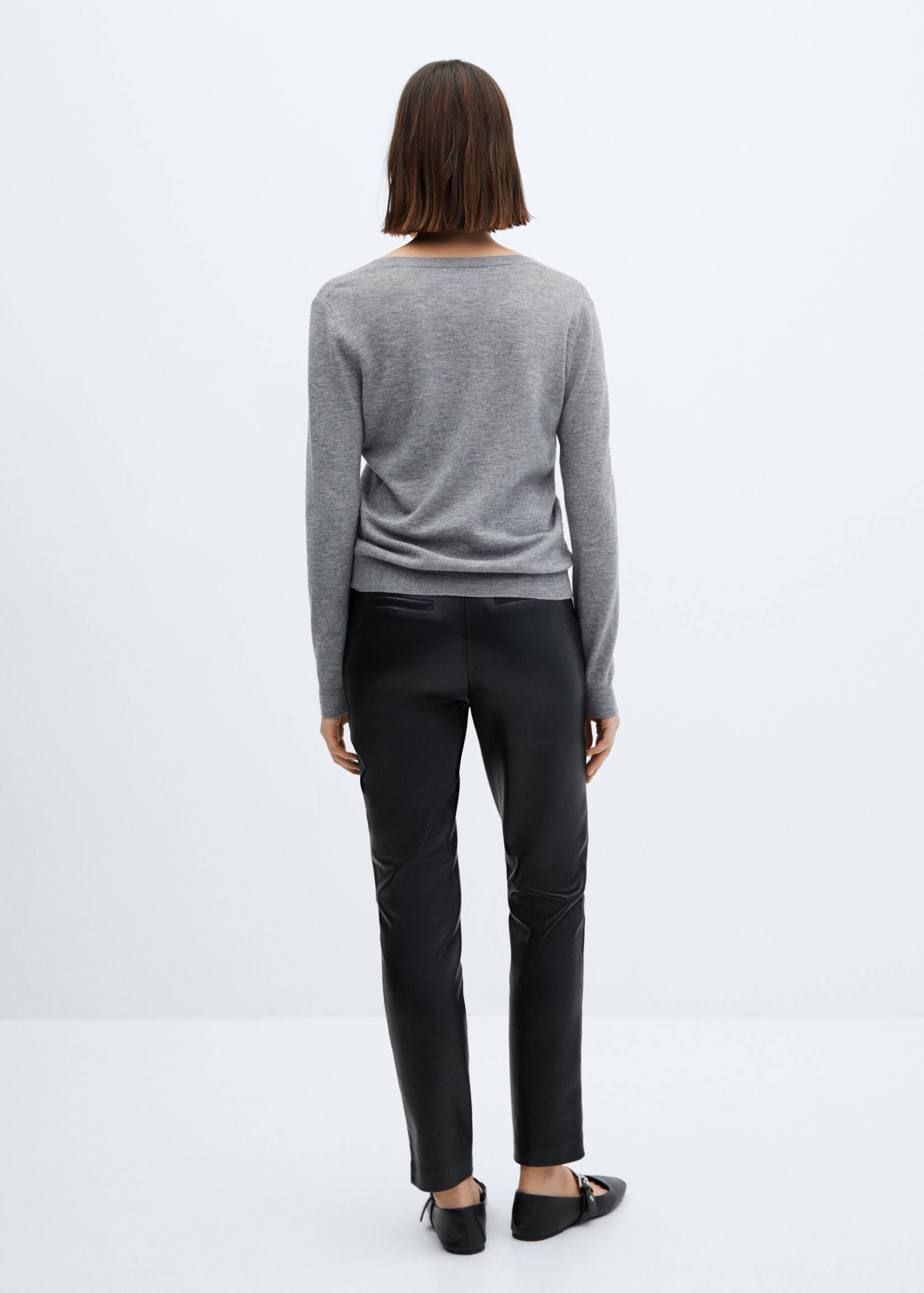 Leder-Effekt-Hose mit Gürtel - Rückseite des Artikels