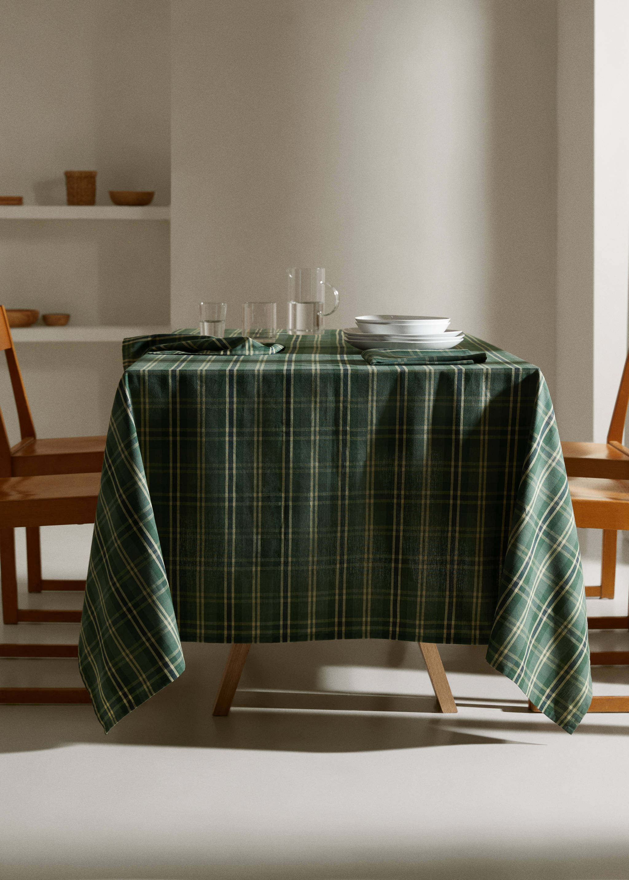 100% cotton check tablecloth for 6 to 8 diners - General plane
