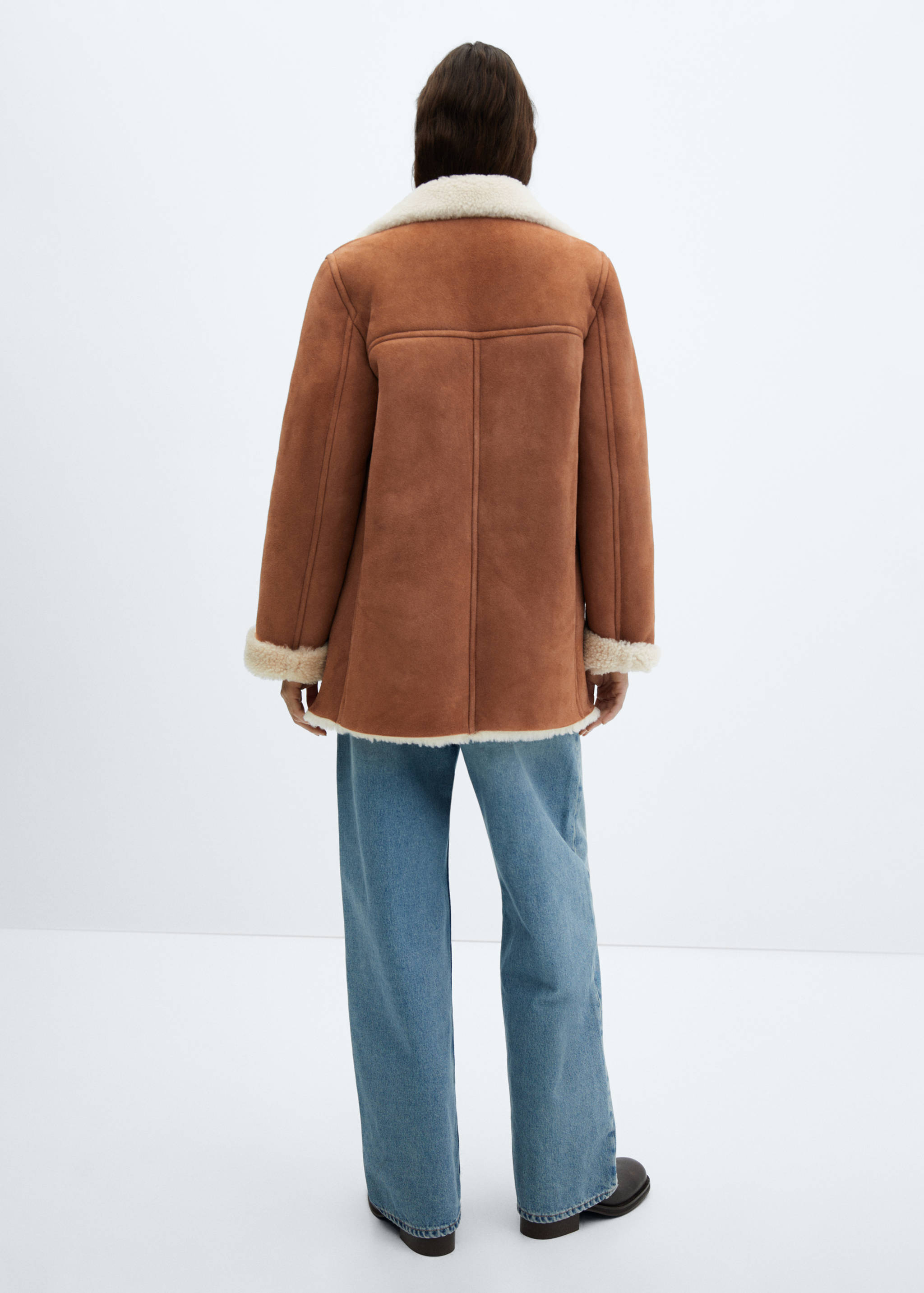Shearling-lined coat - Reverse of the article