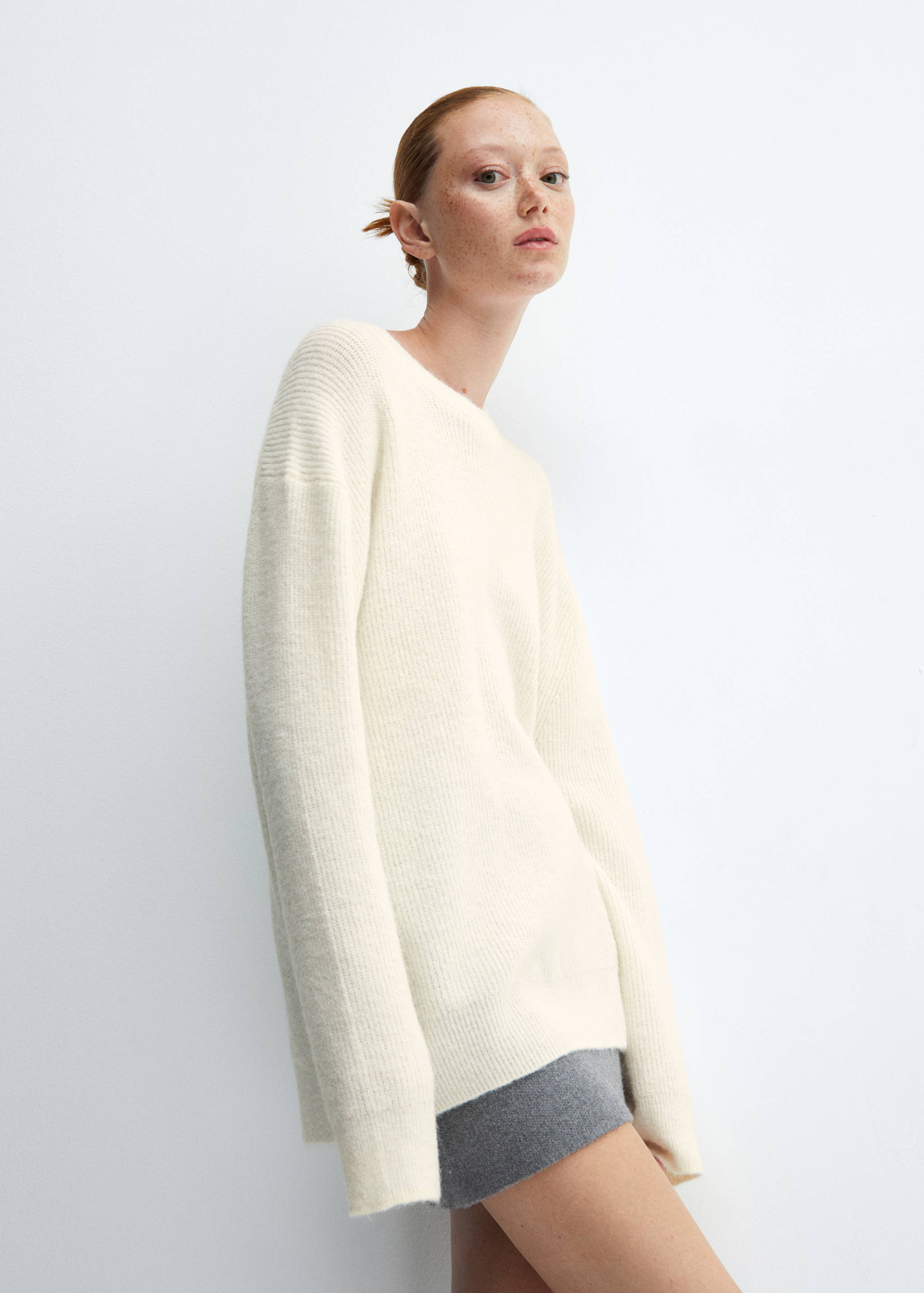 Straight round-neck sweater - Details of the article 2