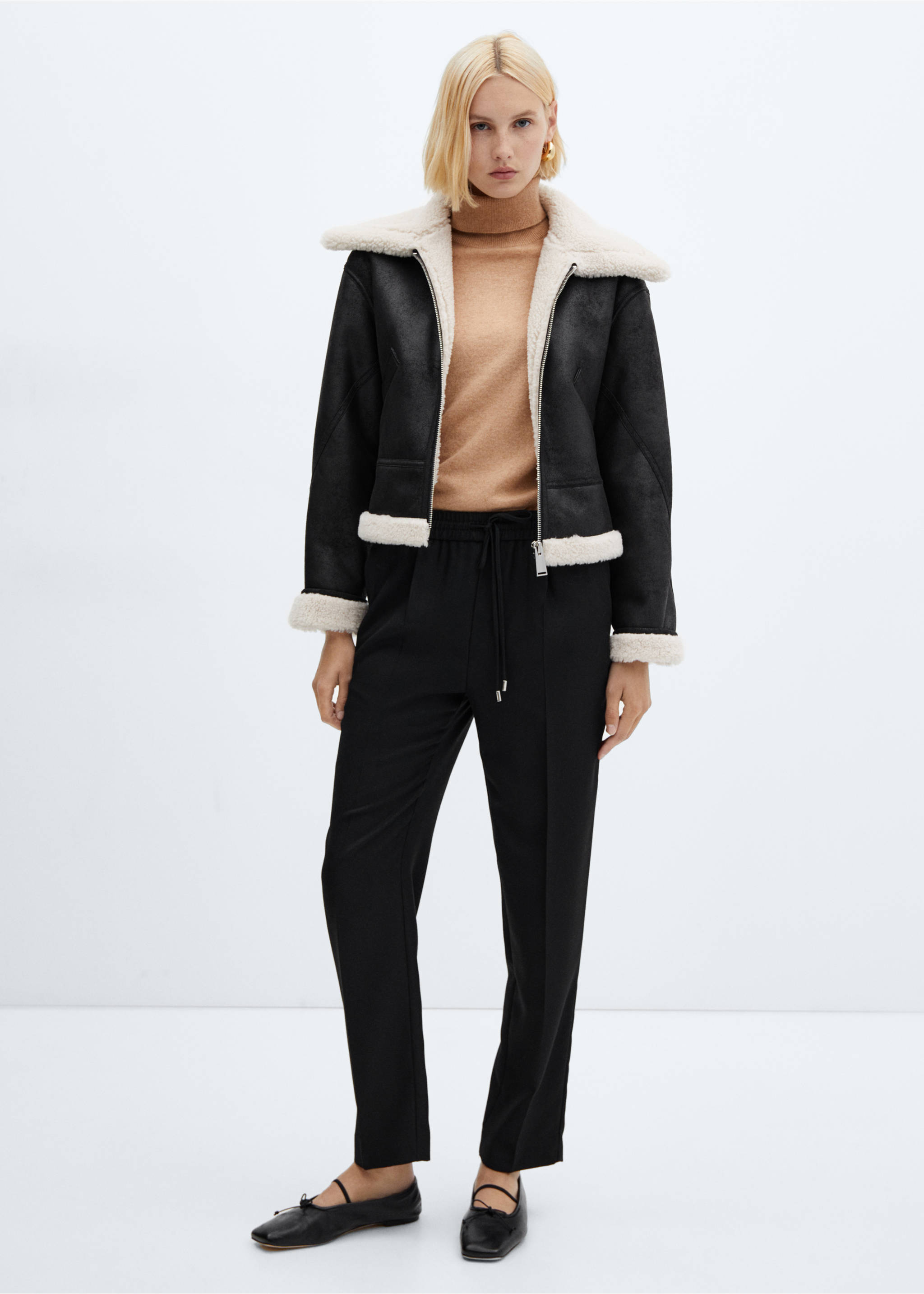 Flowy jogger trousers - General plane, Black. Ref: 57038277-00.