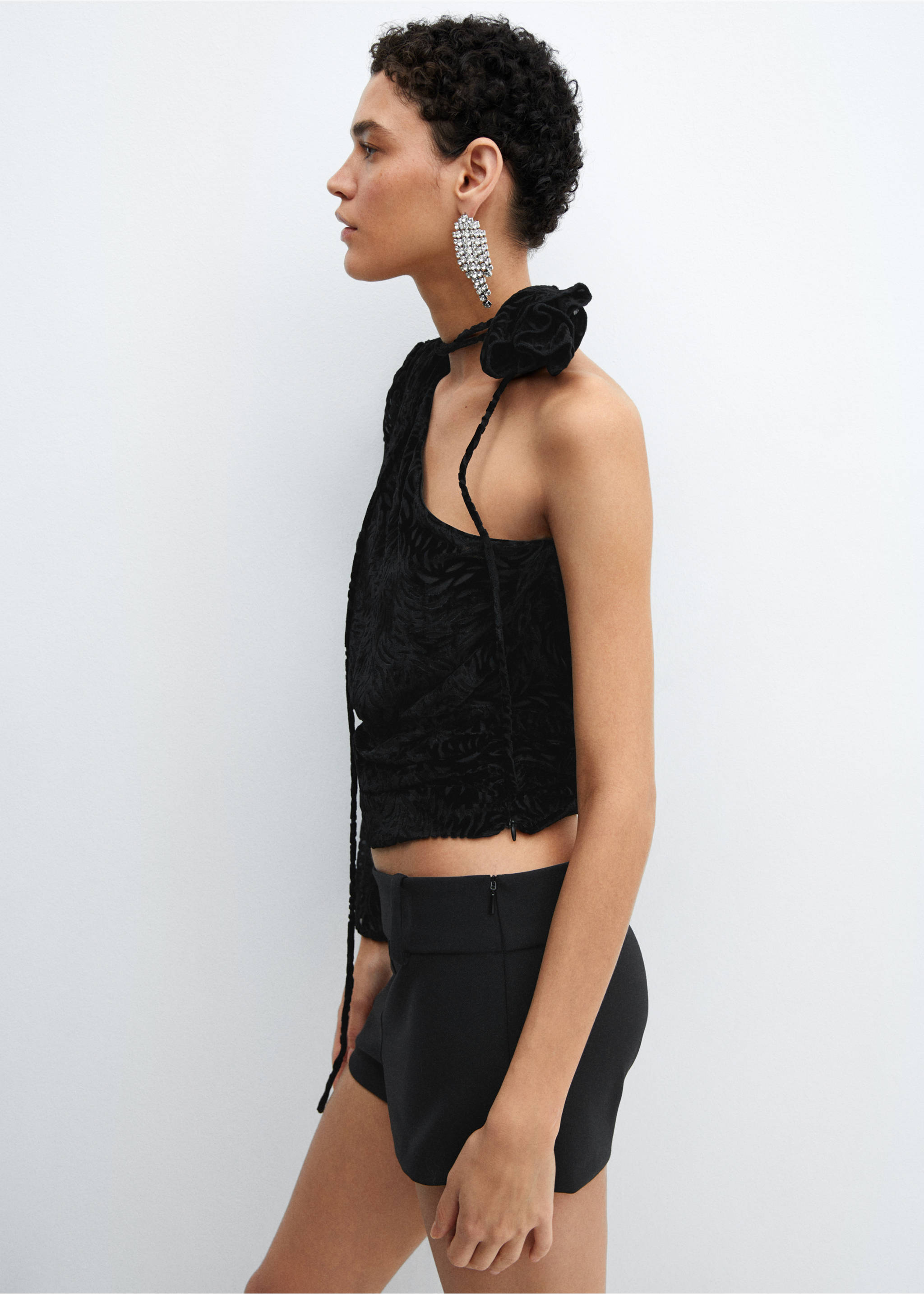 Blouse velours maxi-fleur - Détail de l'article 2, Noir. Ref: 57039099-00.