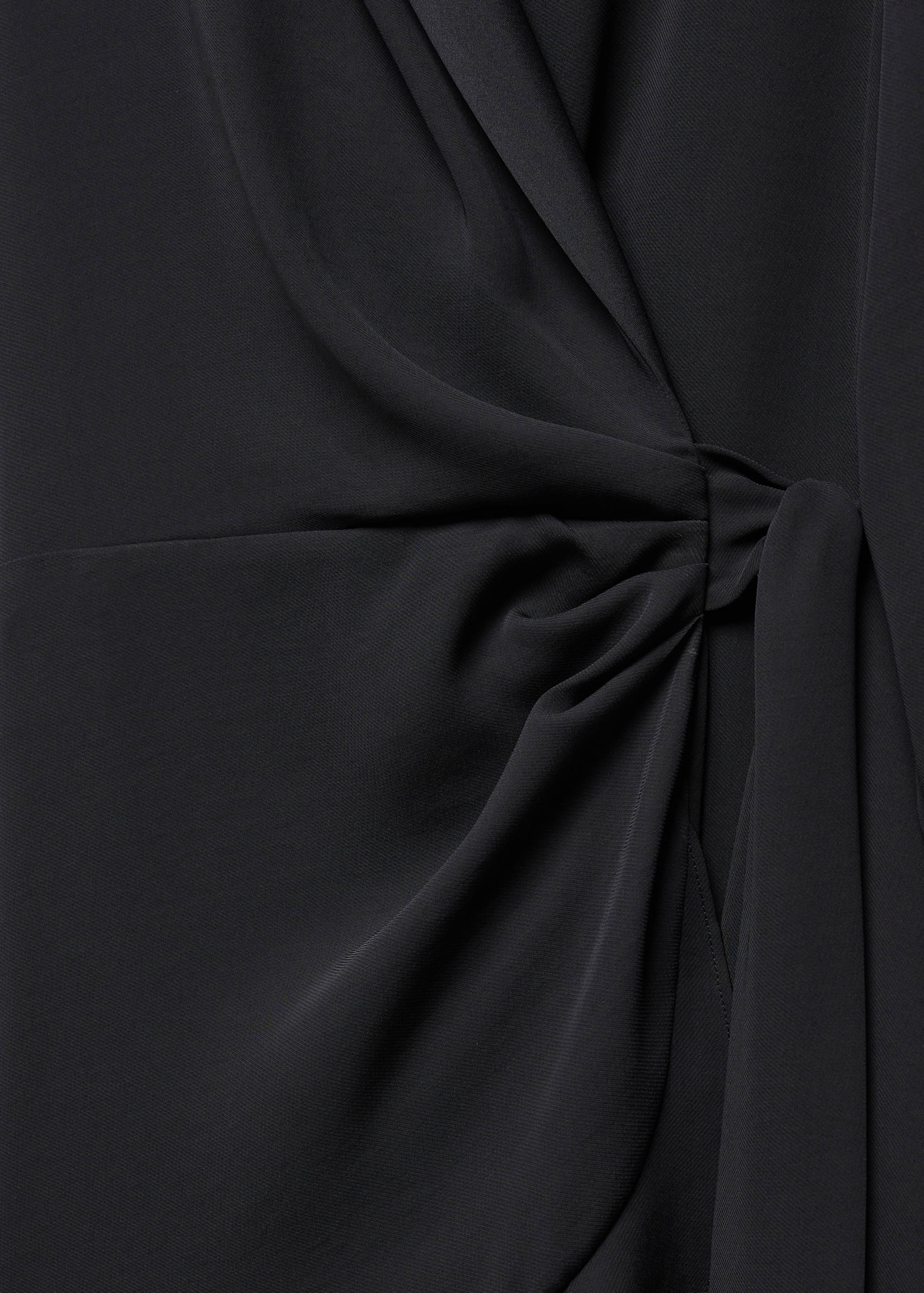Wrap dress with lapels - Details of the article 8