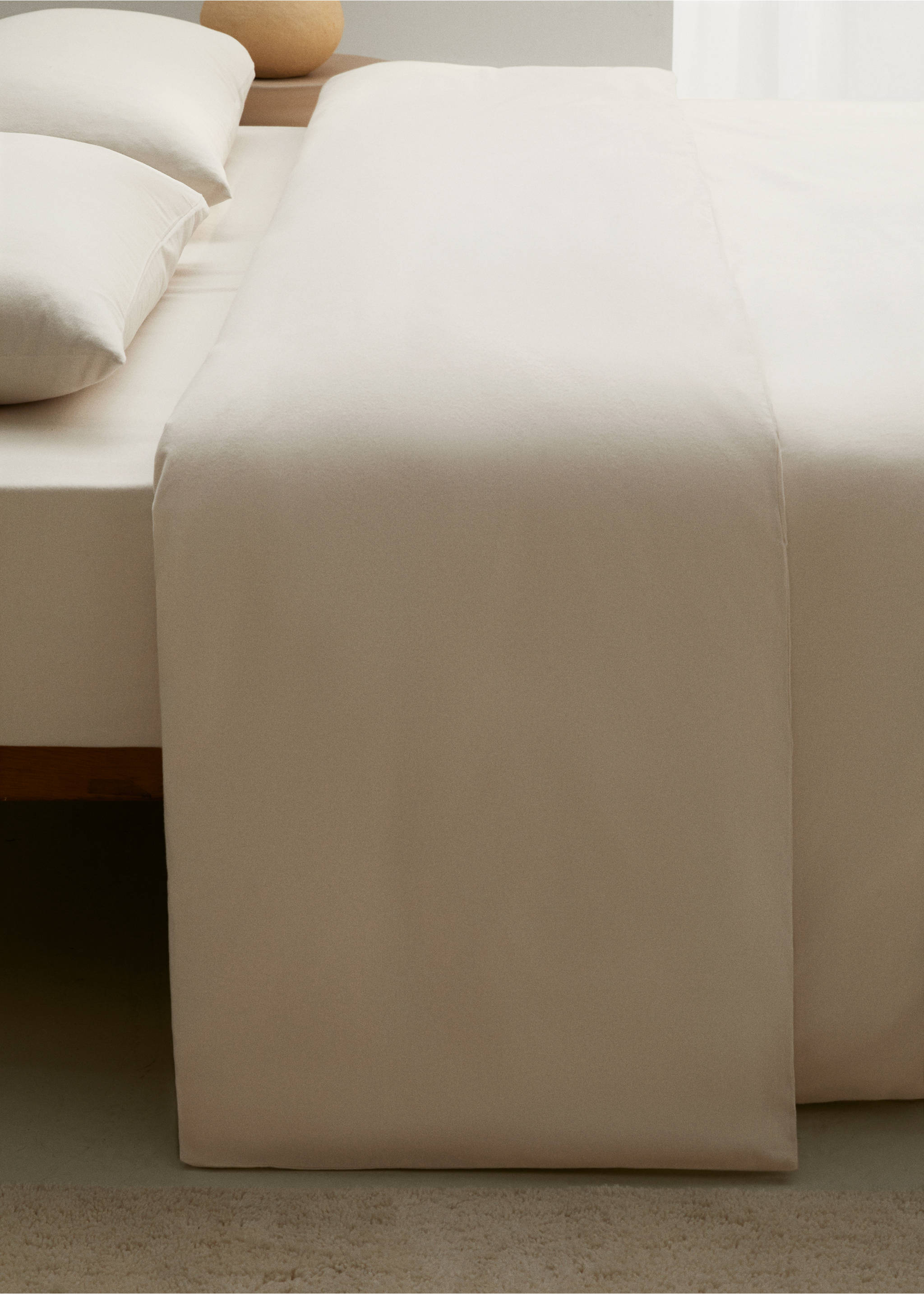 Plain flannel duvet cover Queen bed - Details of the article 7, Beige. Ref: 57039219-00.