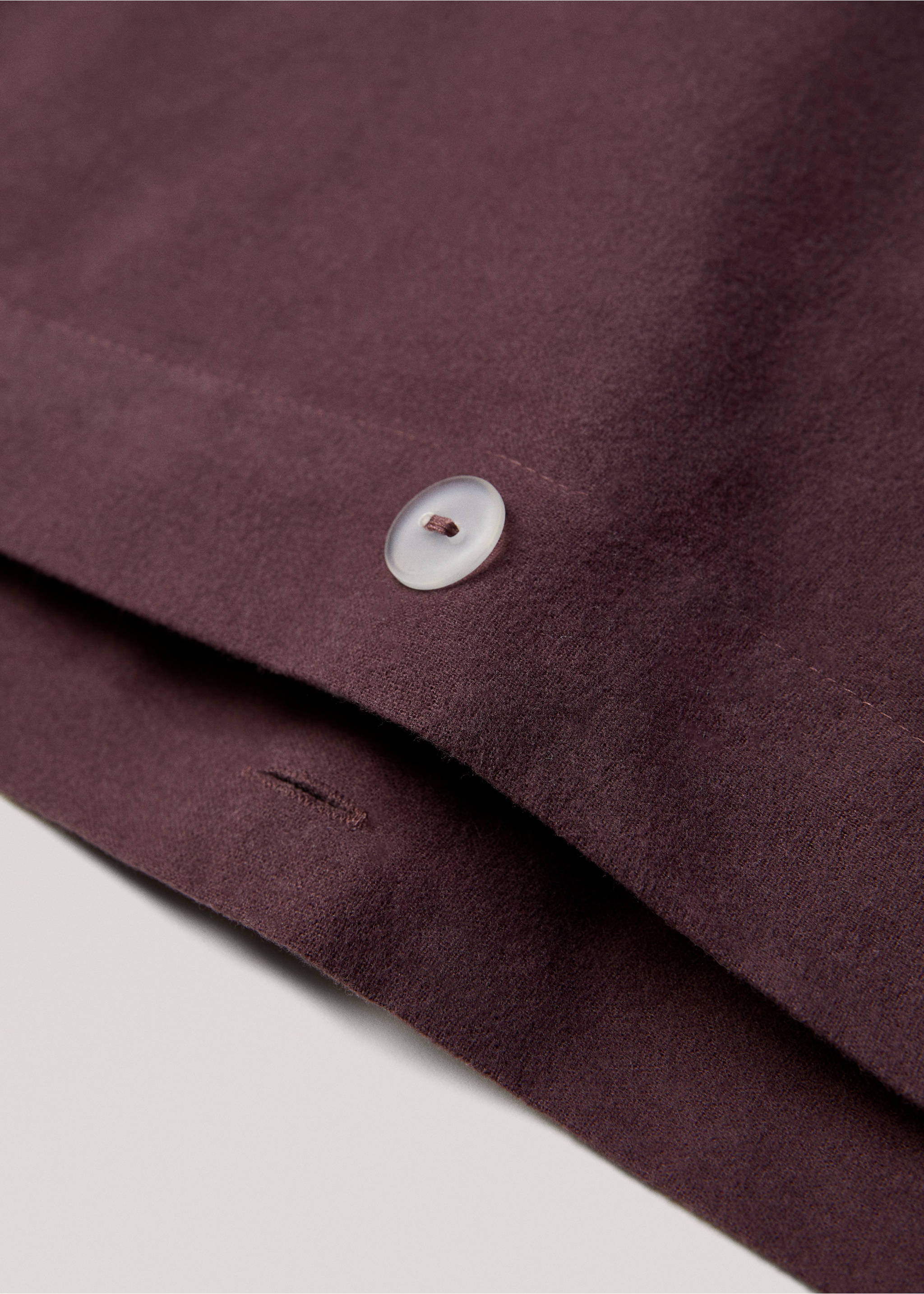Plain flannel duvet cover Queen bed - Details of the article 1, Wine. Ref: 57039219-00.