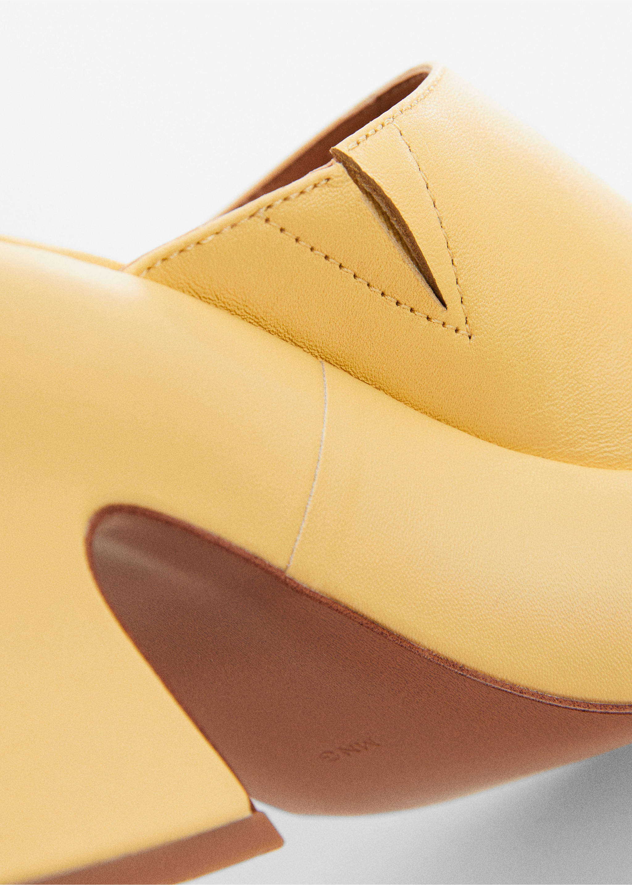 Block-heel leather clogs - Details of the article 1, Yellow. Ref: 57040031-00.