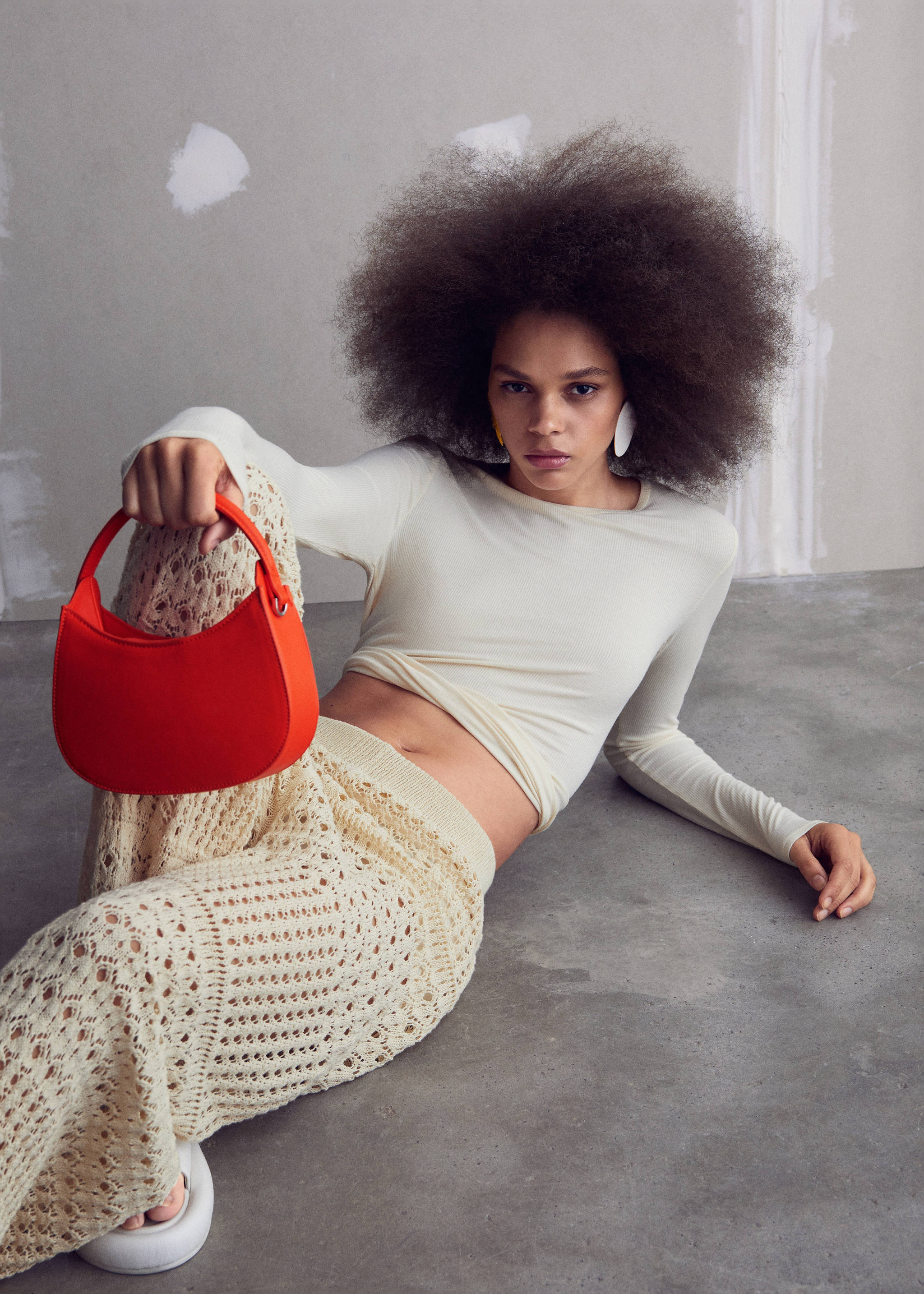 Shoulder bag with short handle - Details of the article 7