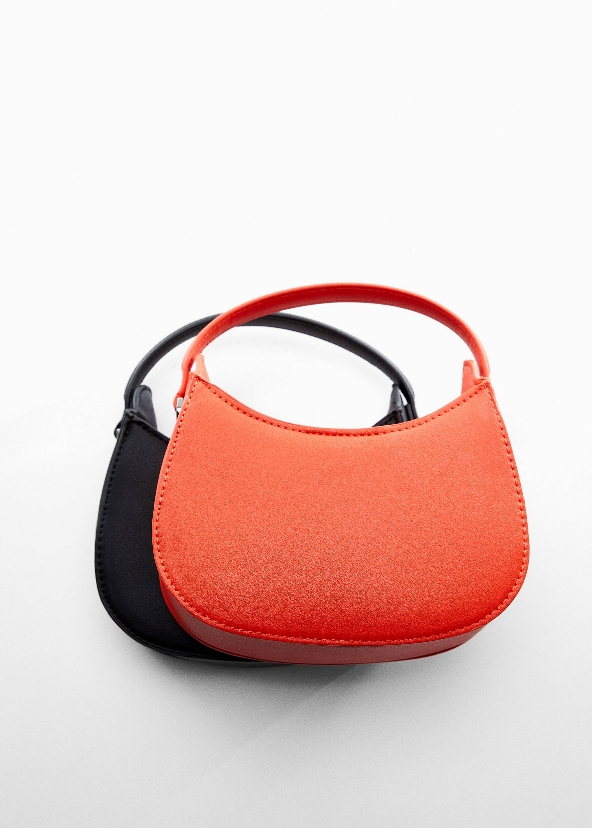 Shoulder bag with short handle - Details of the article 5